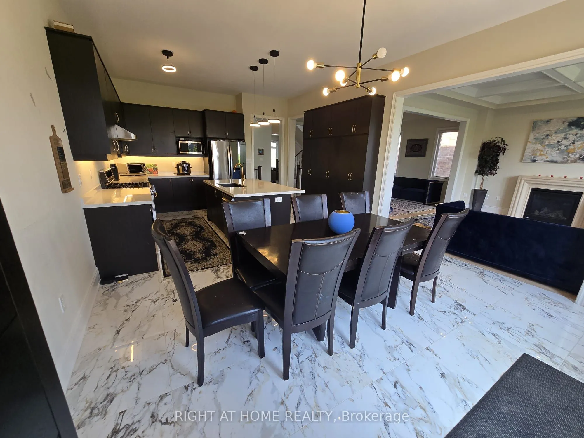 326 Boundary Boulevard, #Main Level