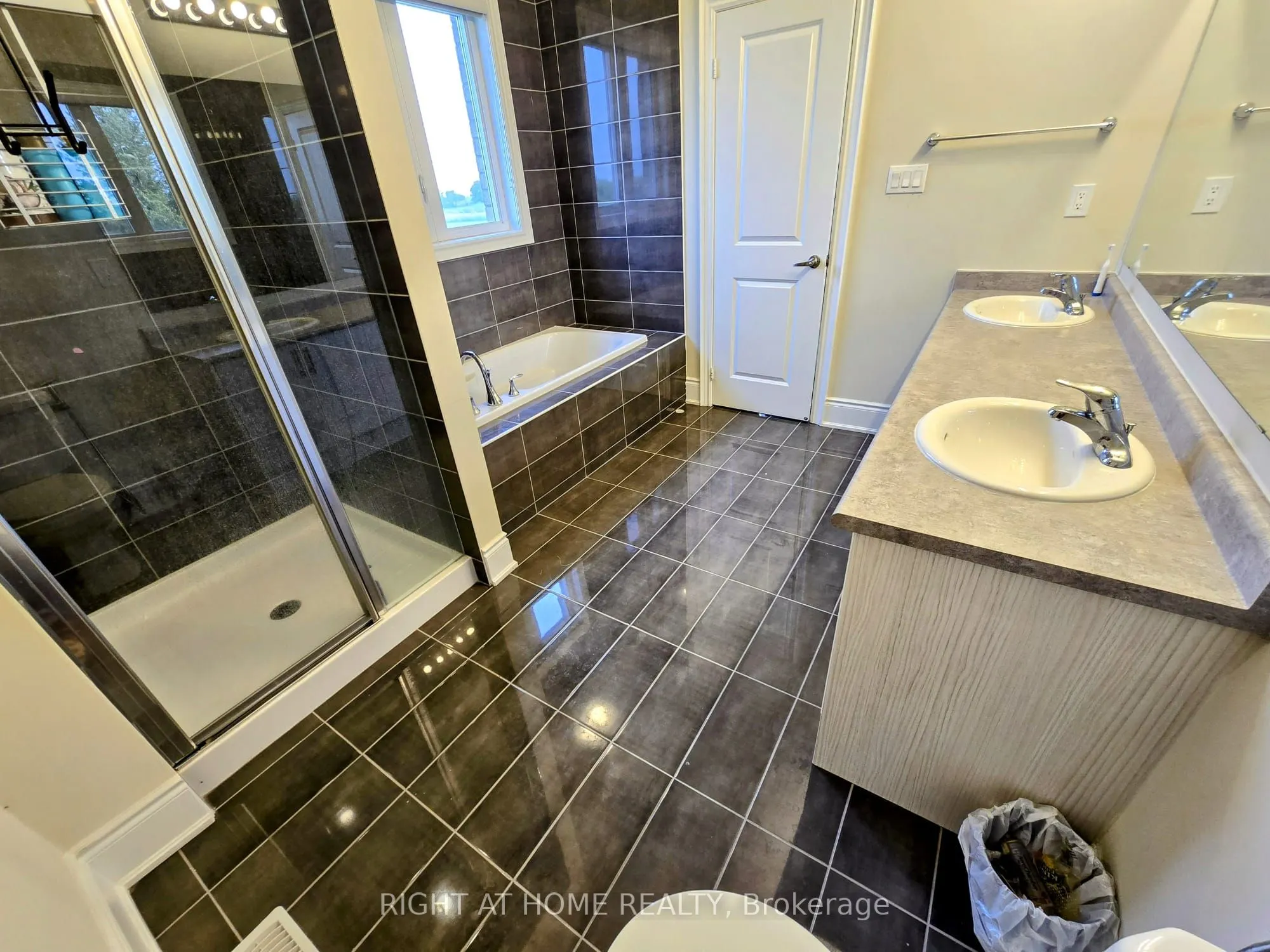 326 Boundary Boulevard, #Main Level