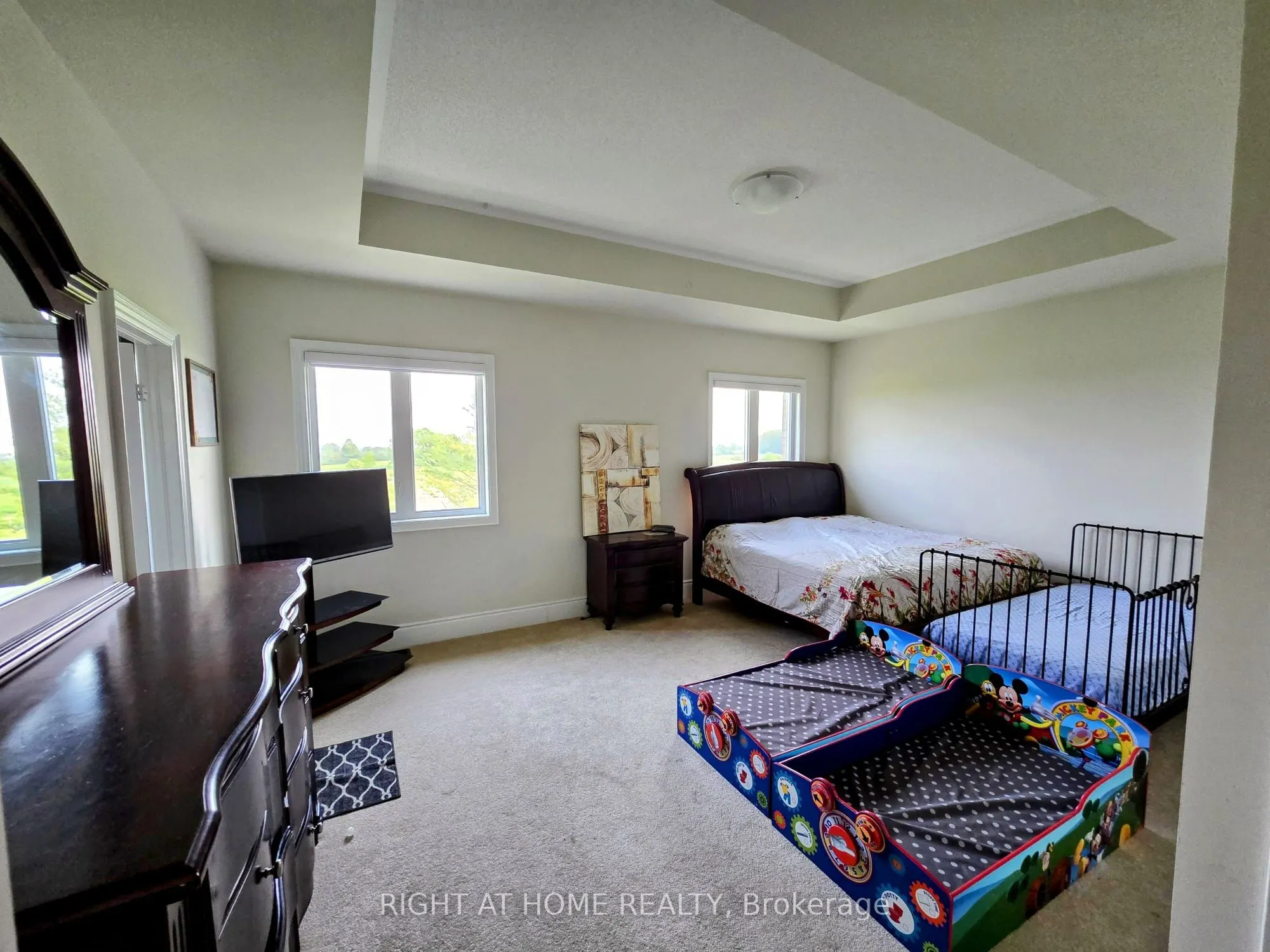 326 Boundary Boulevard, #Main Level