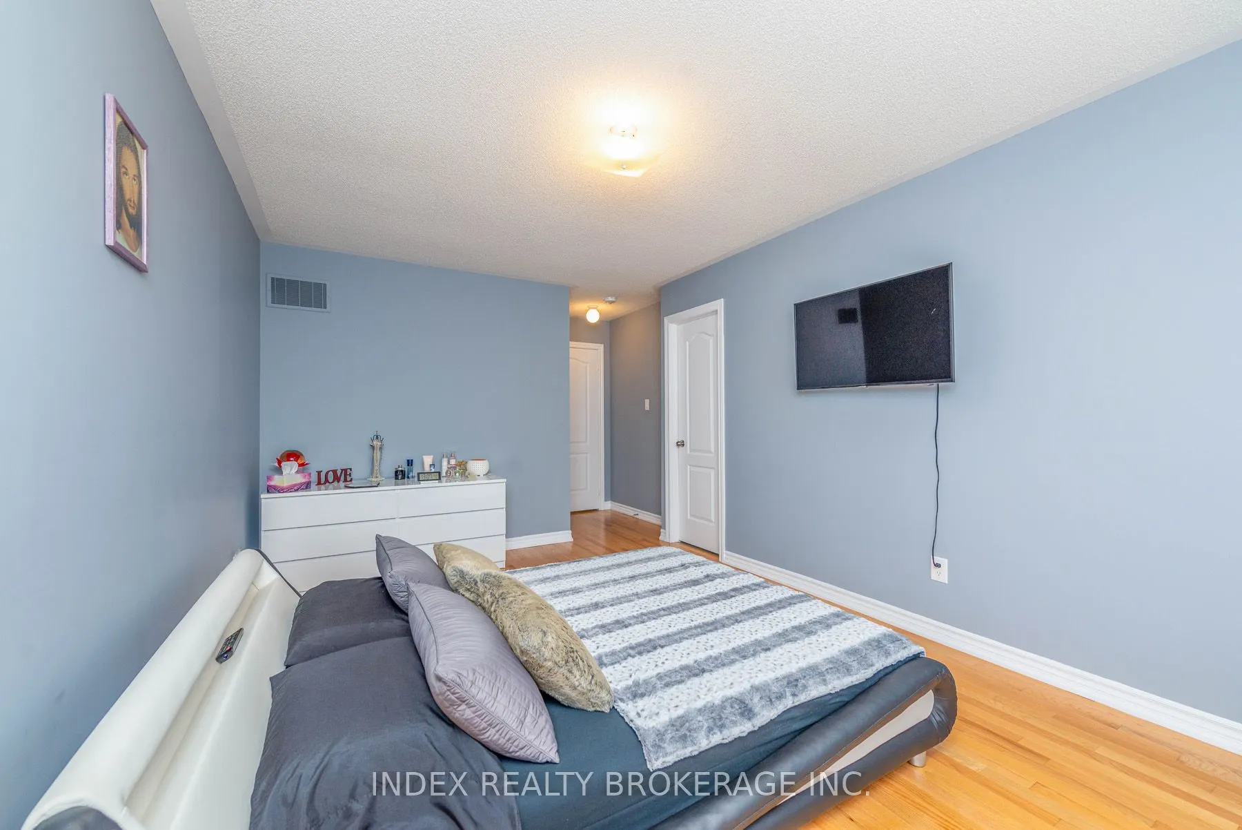10 Porter Avenue, #26