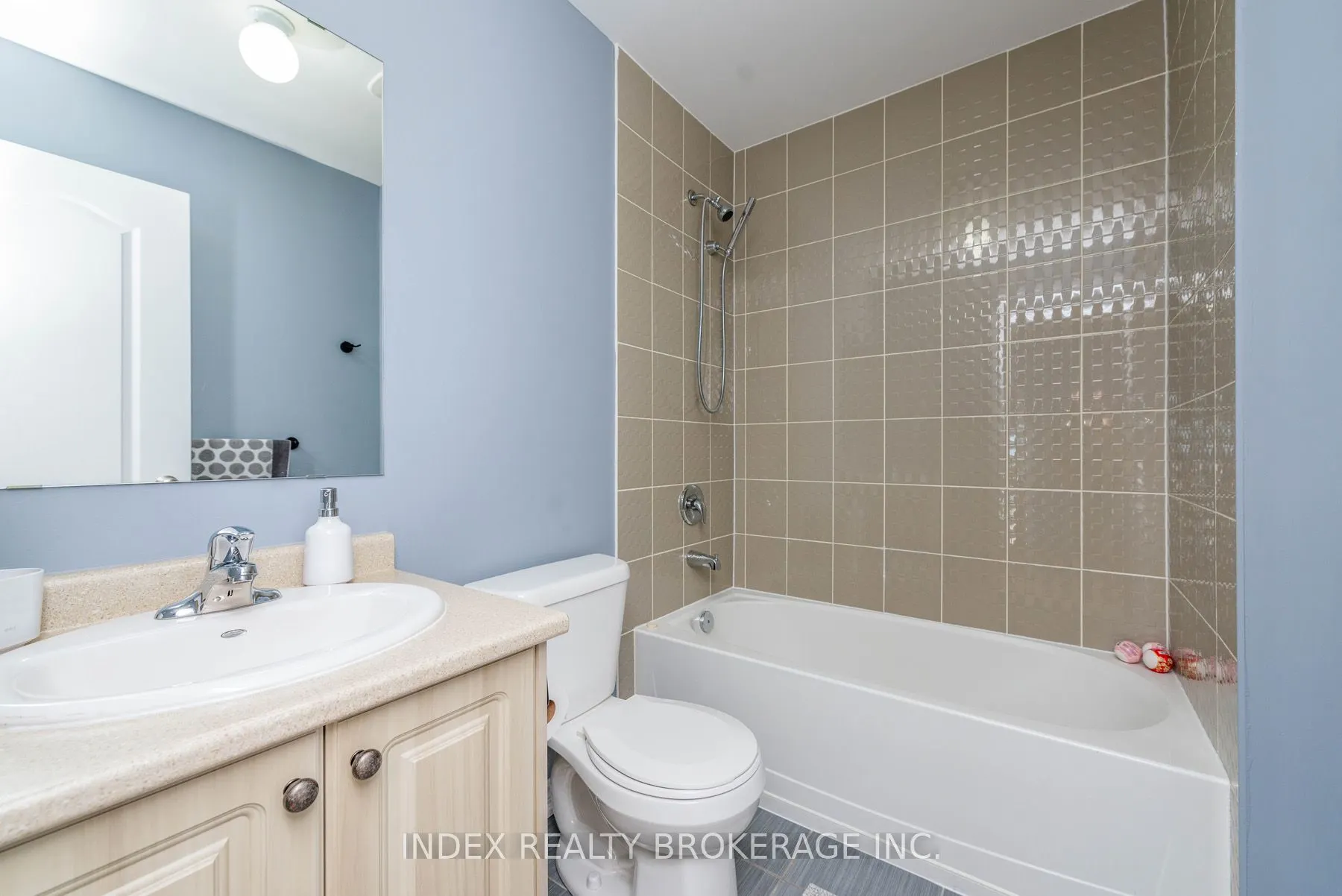 10 Porter Avenue, #26