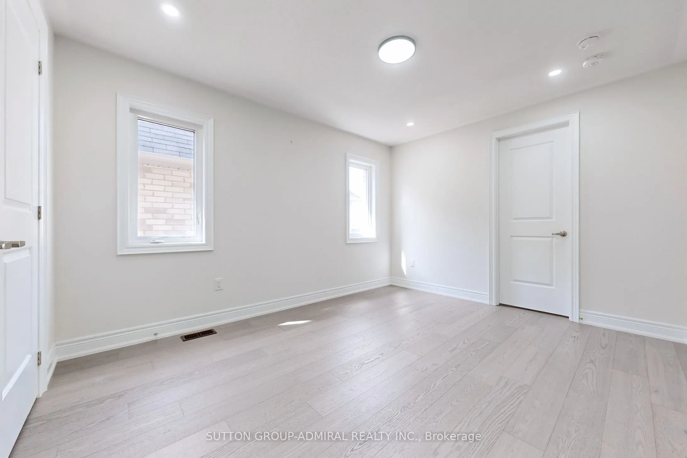 99 Kingknoll Crescent