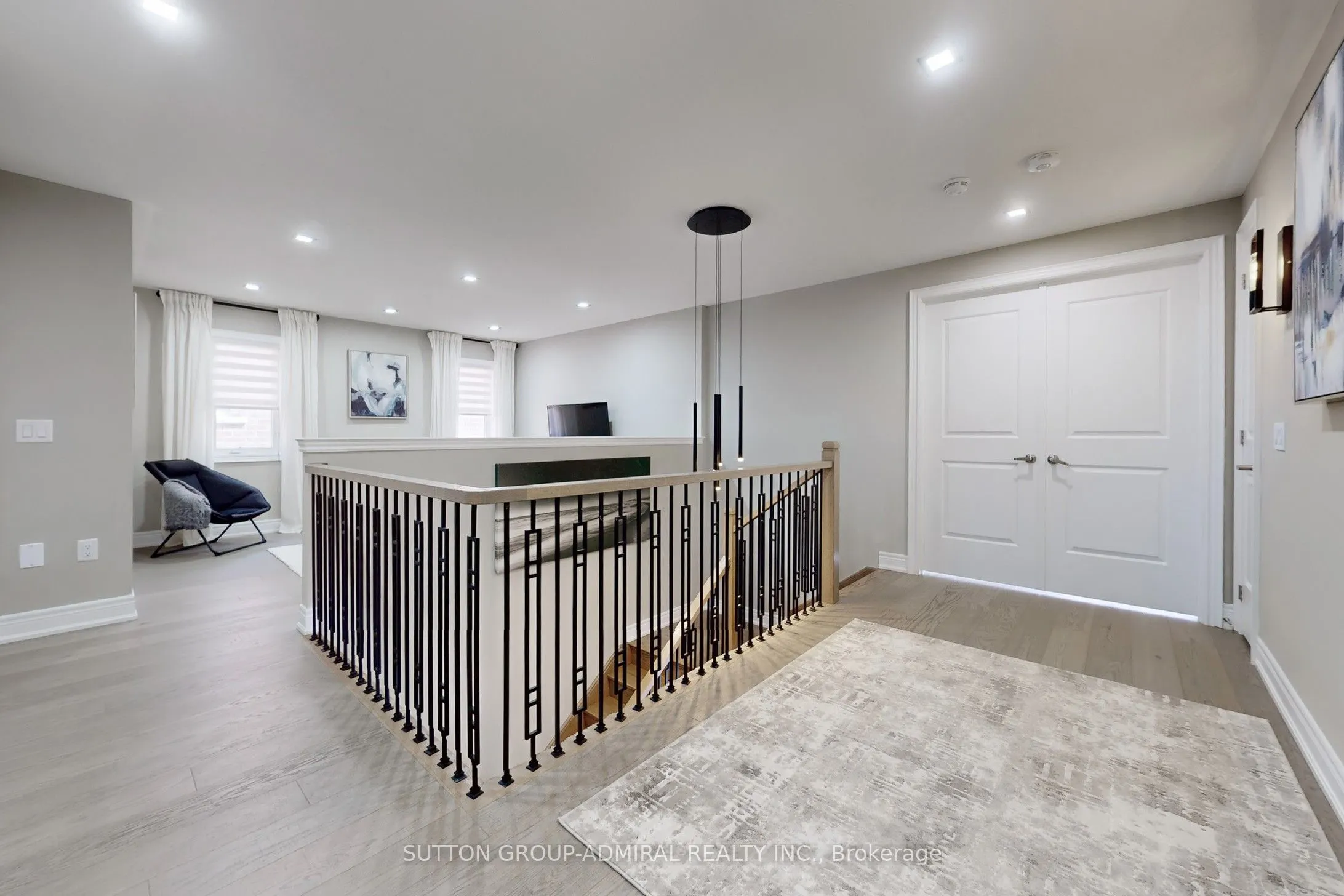 99 Kingknoll Crescent