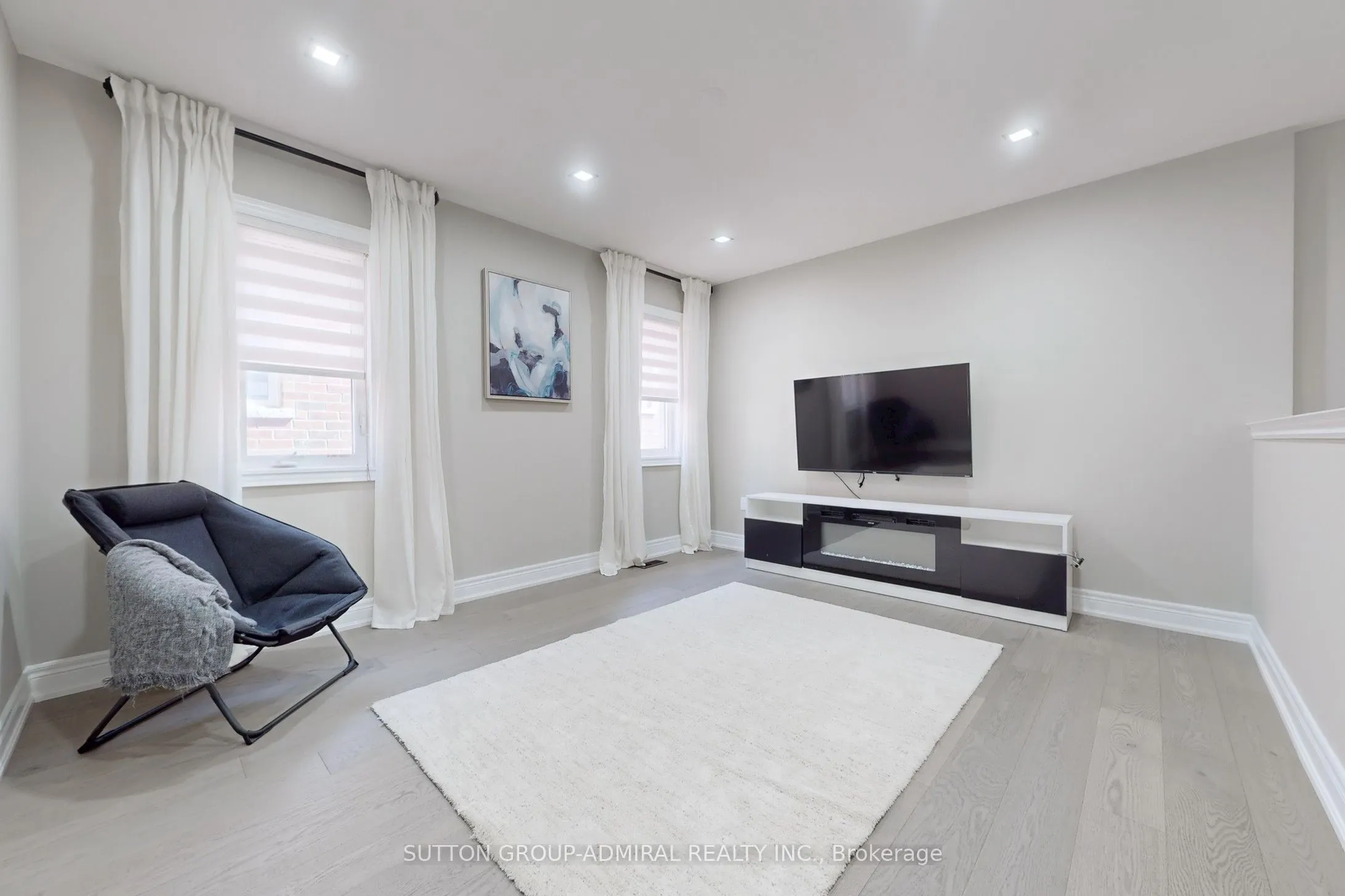 99 Kingknoll Crescent