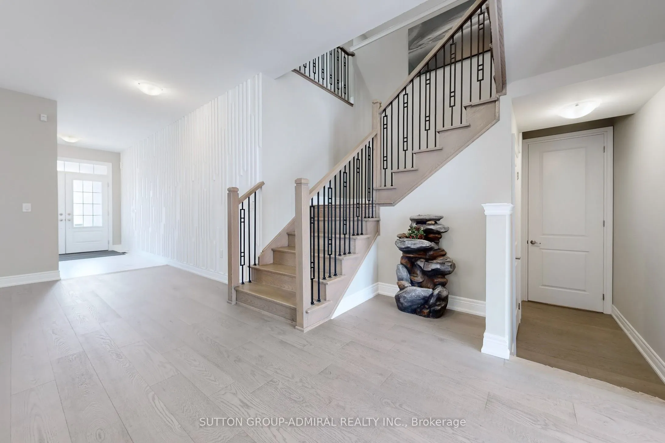 99 Kingknoll Crescent