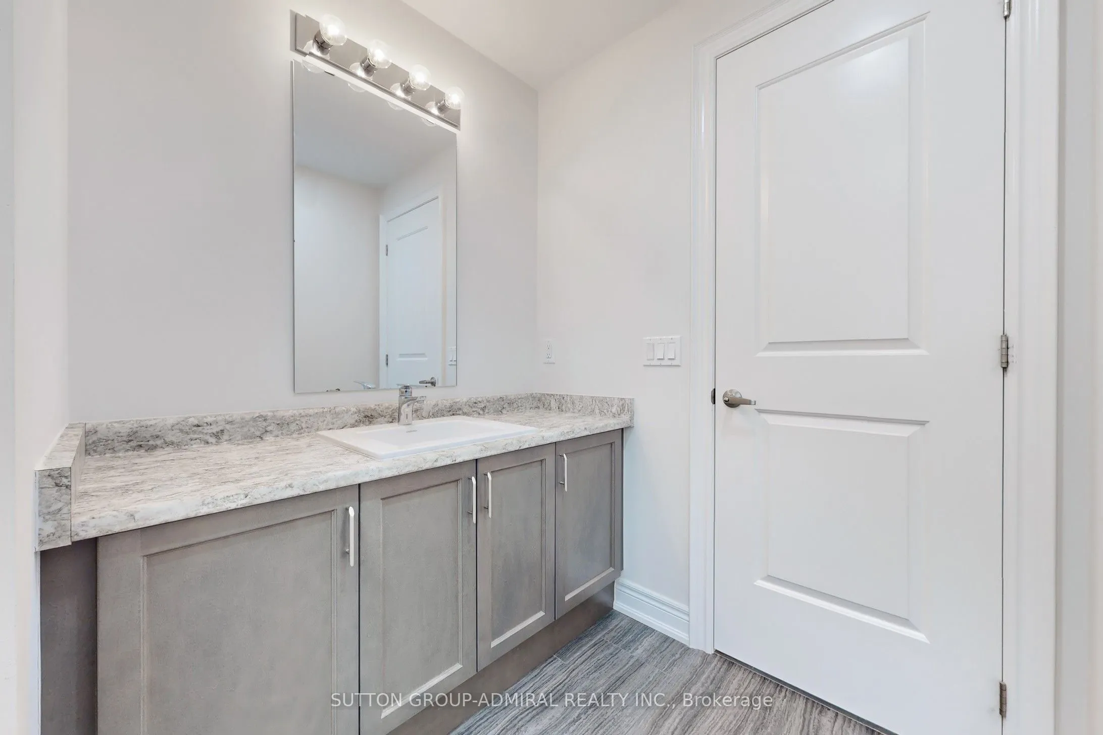 99 Kingknoll Crescent
