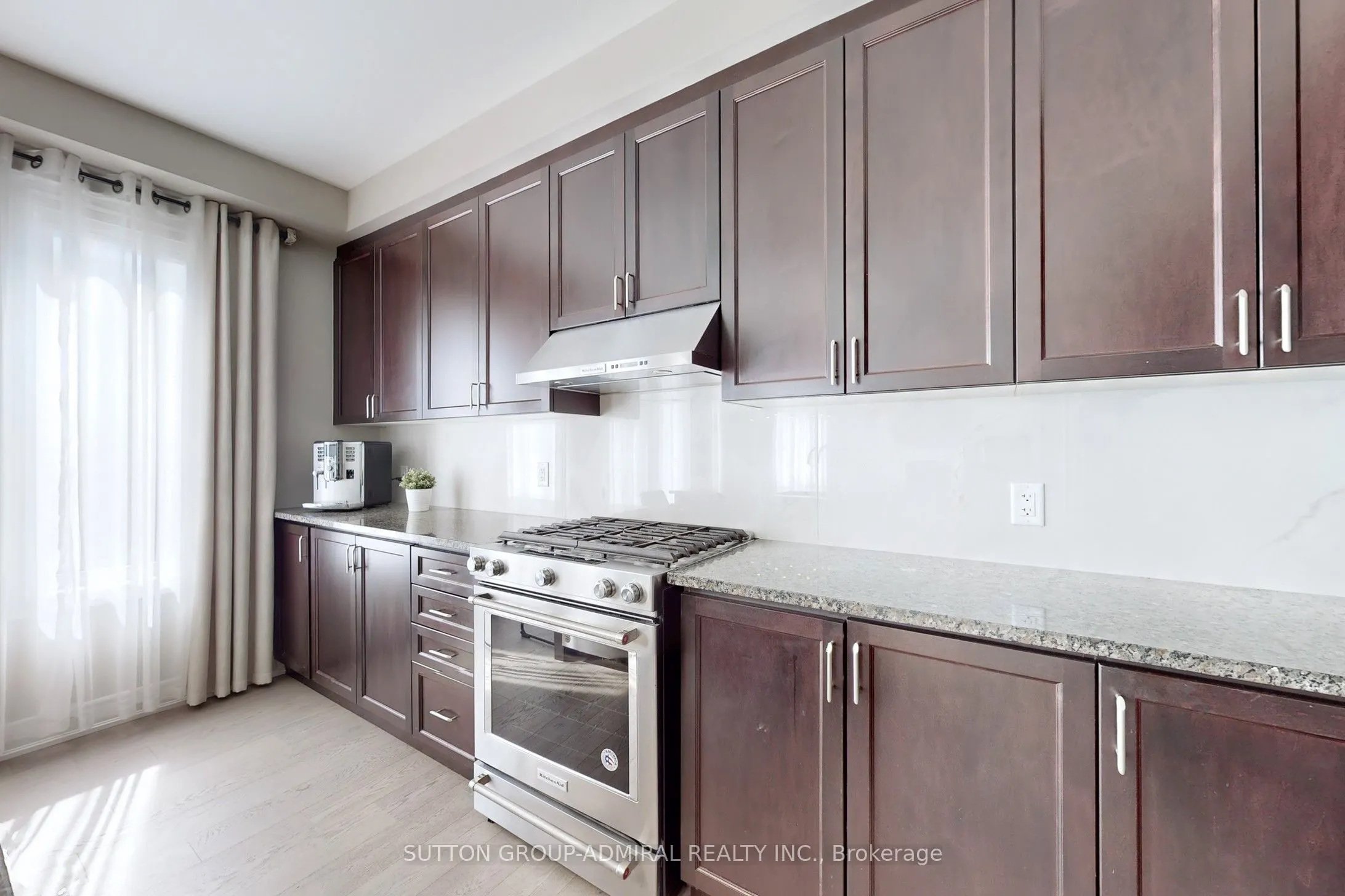 99 Kingknoll Crescent