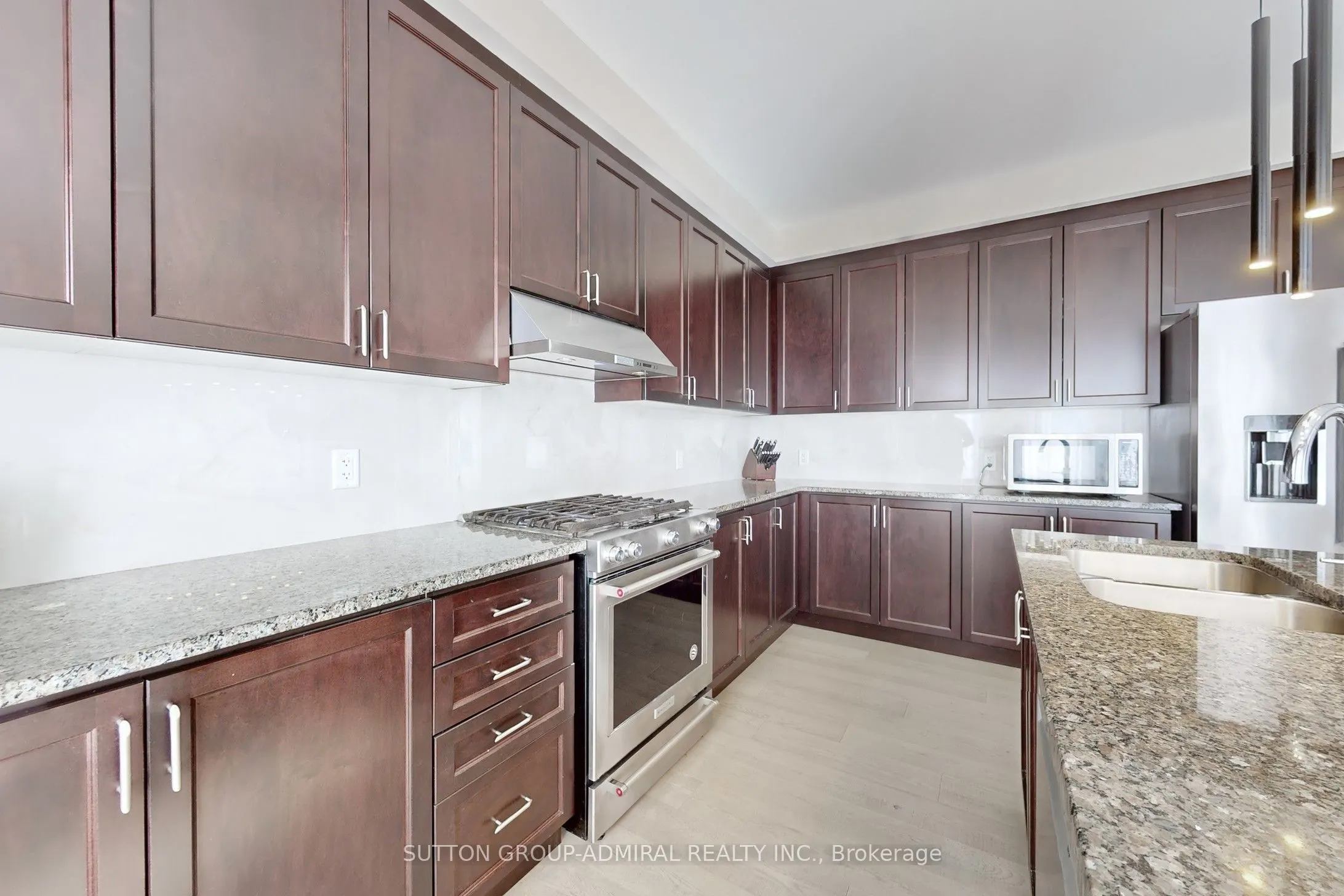 99 Kingknoll Crescent