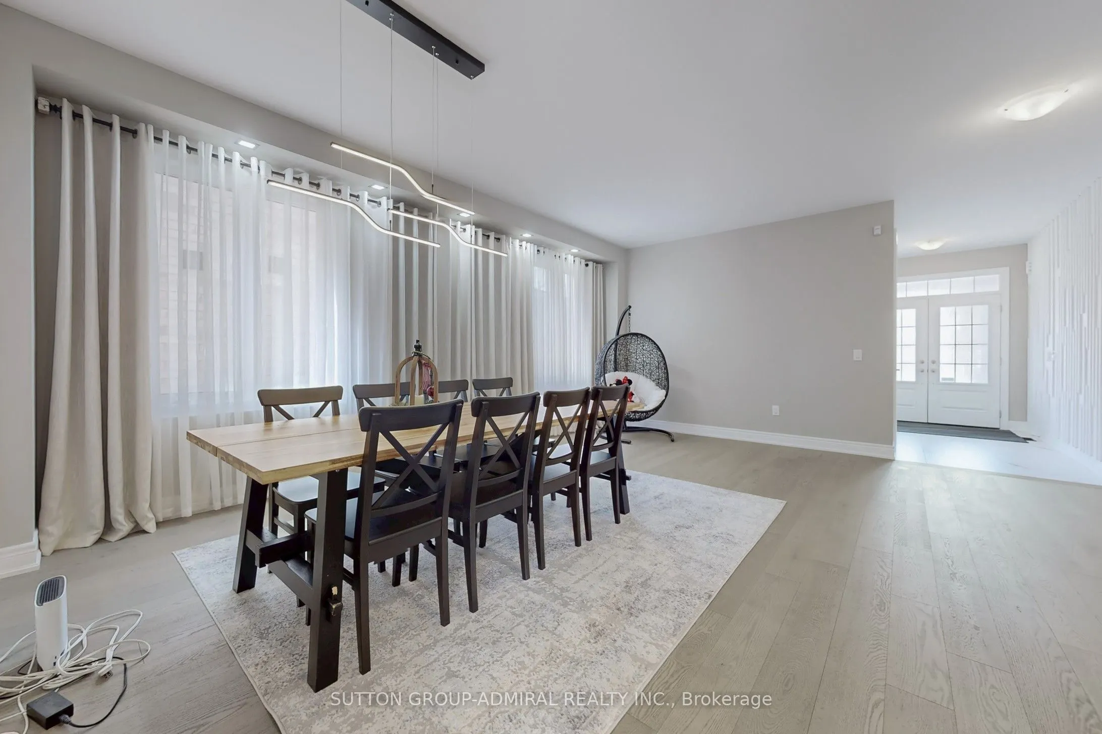 99 Kingknoll Crescent