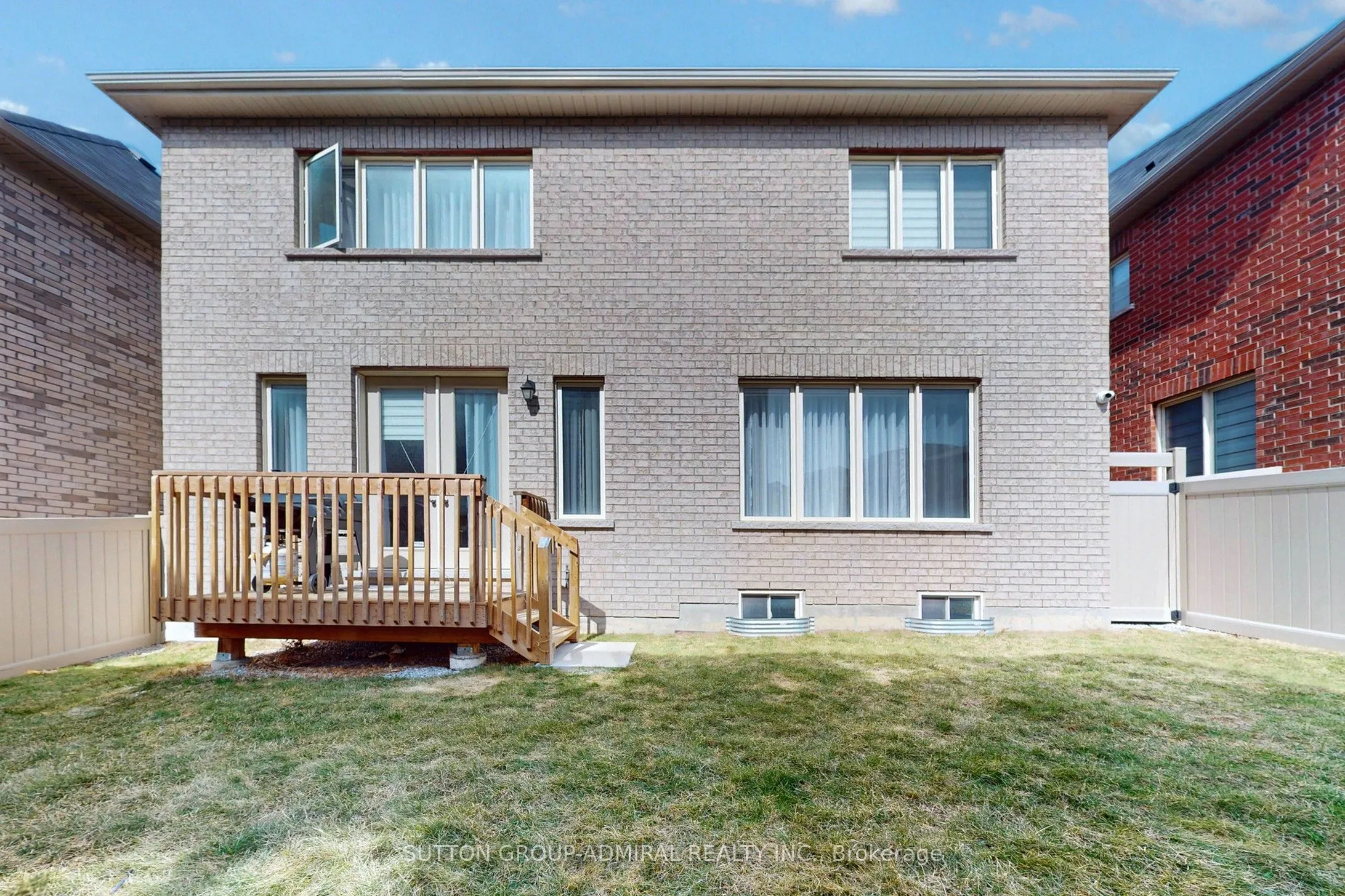 99 Kingknoll Crescent