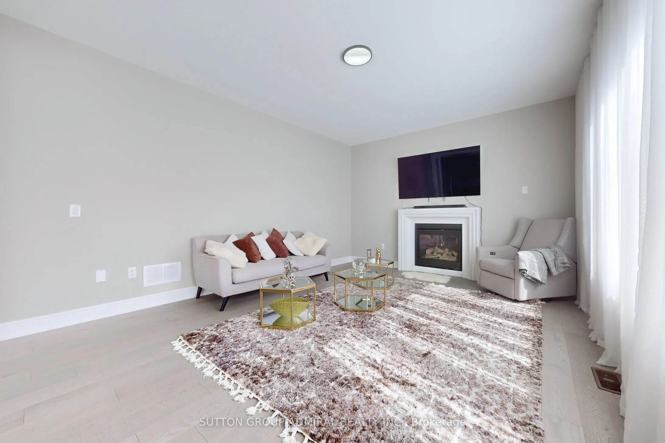 99 Kingknoll Crescent