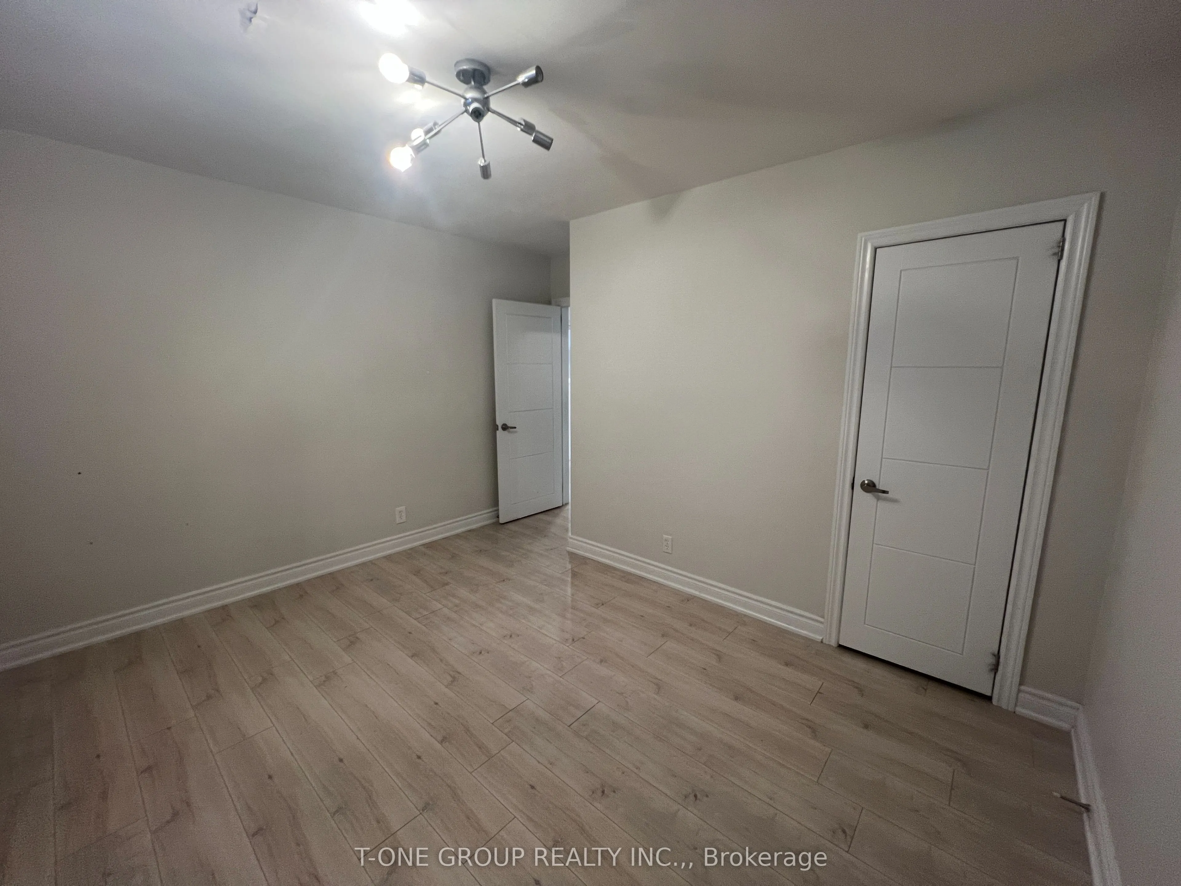 98 Thornton Avenue