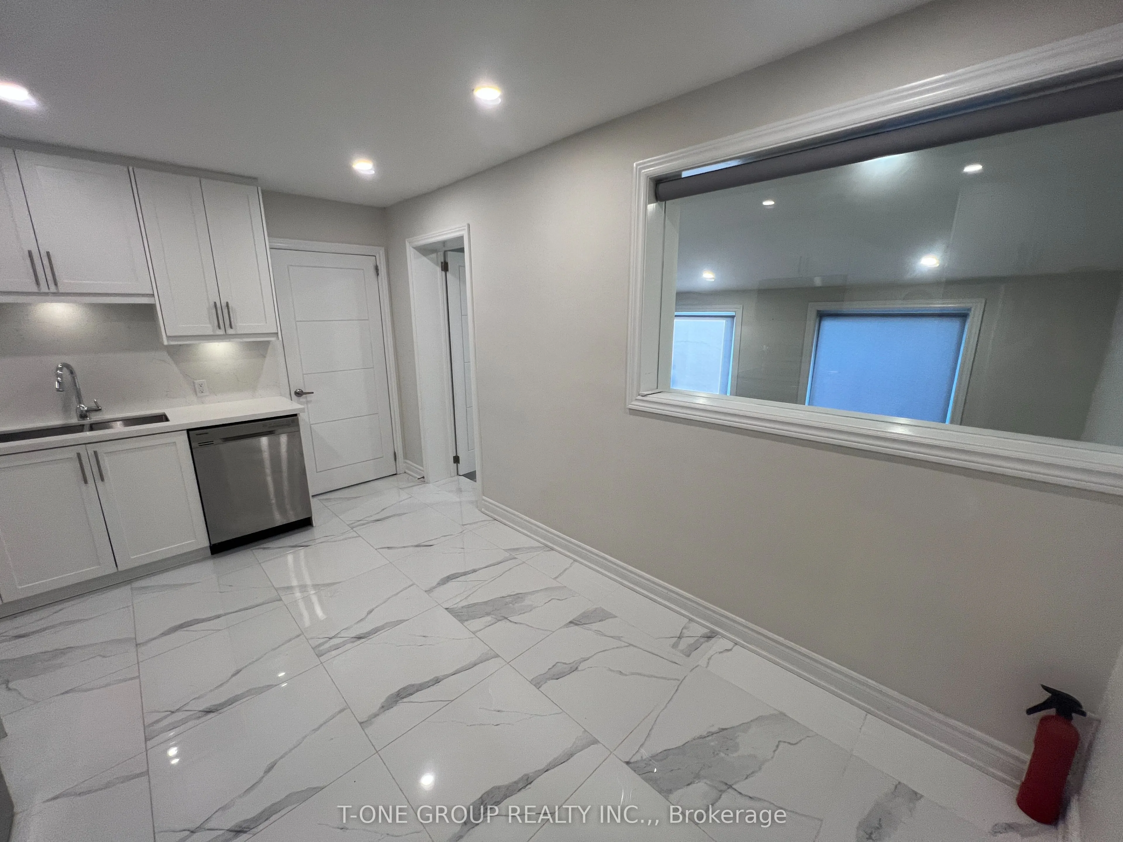 98 Thornton Avenue
