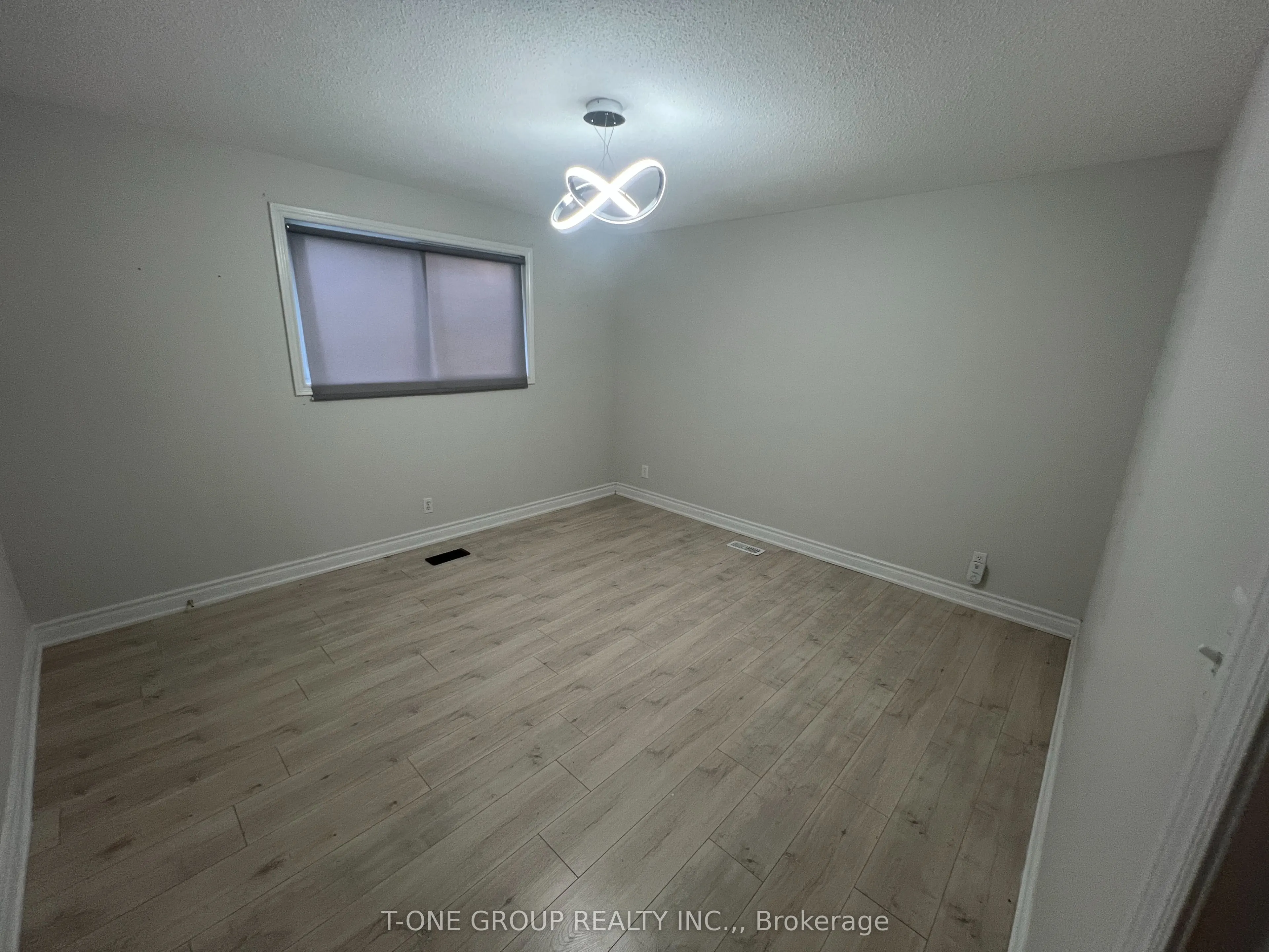 98 Thornton Avenue