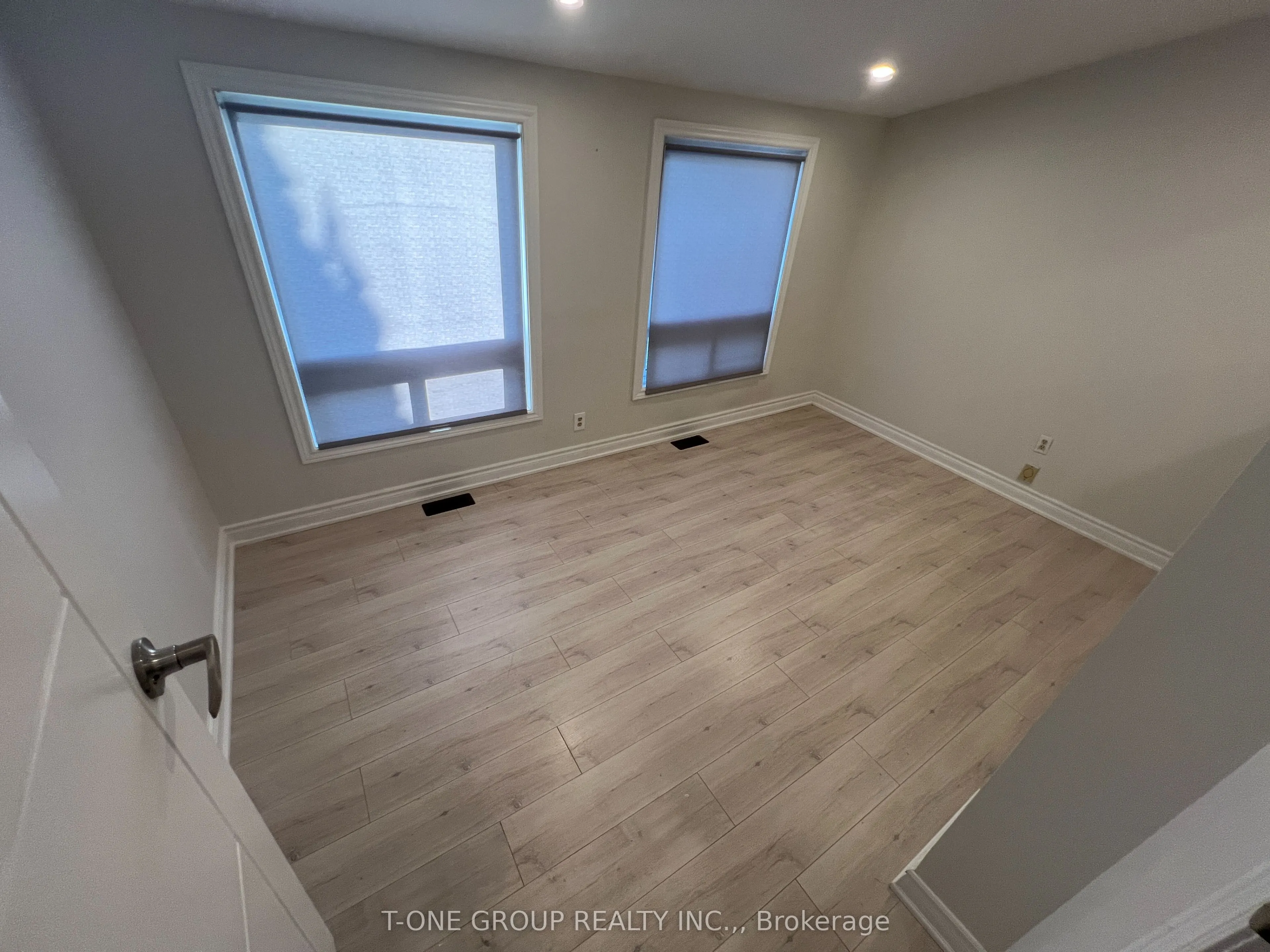 98 Thornton Avenue