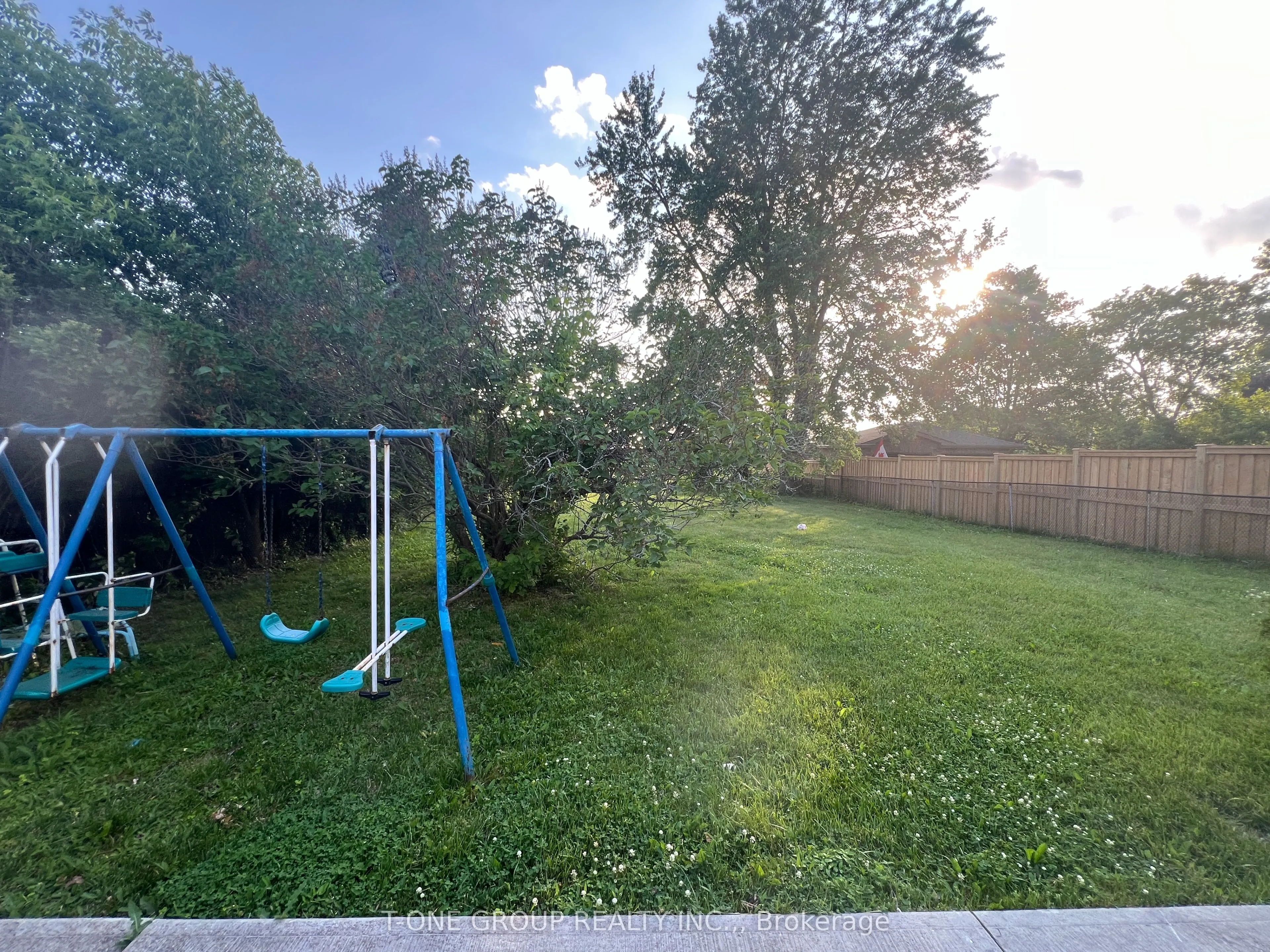 98 Thornton Avenue