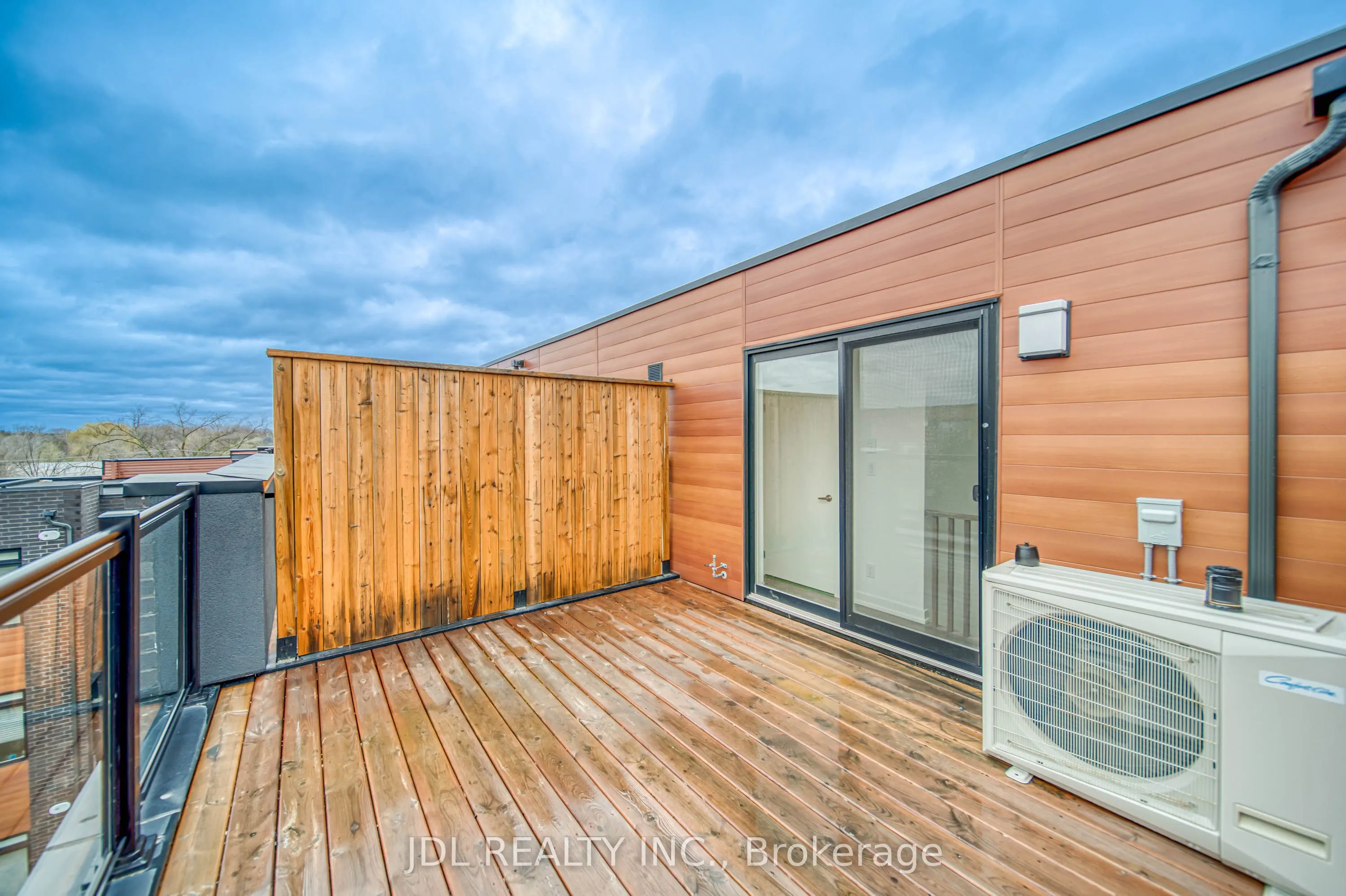 370 D Red Maple Road, #118