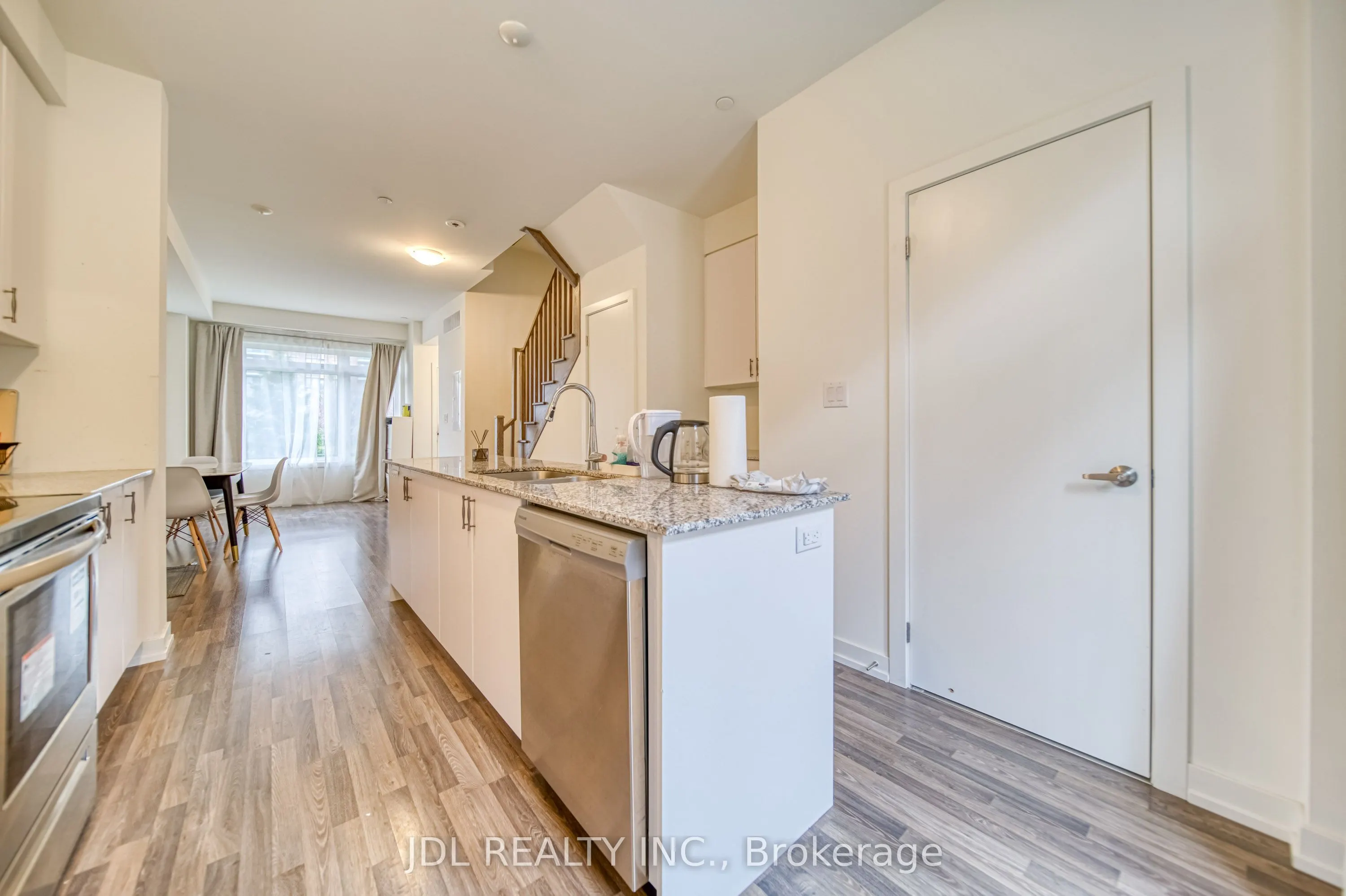 370 D Red Maple Road, #118