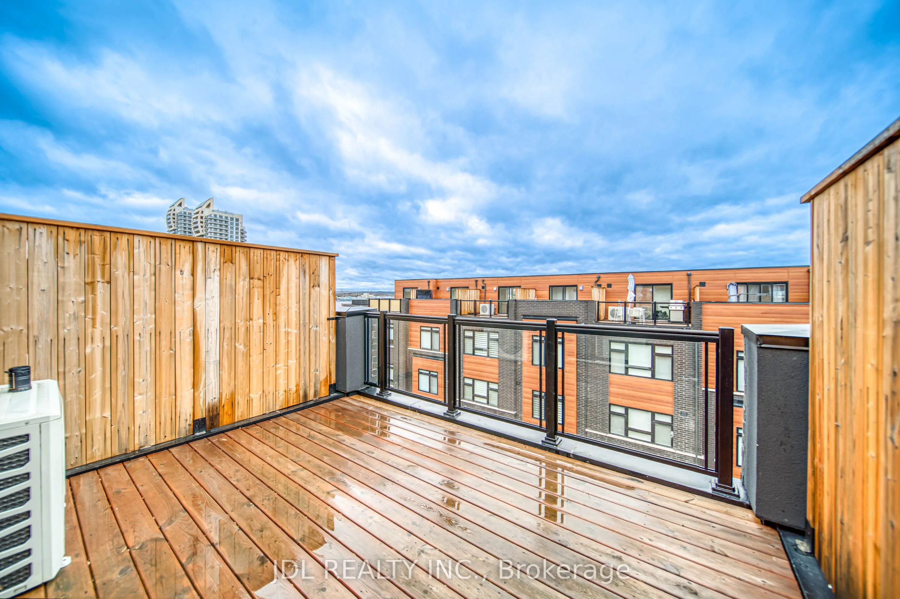 370 D Red Maple Road, #118