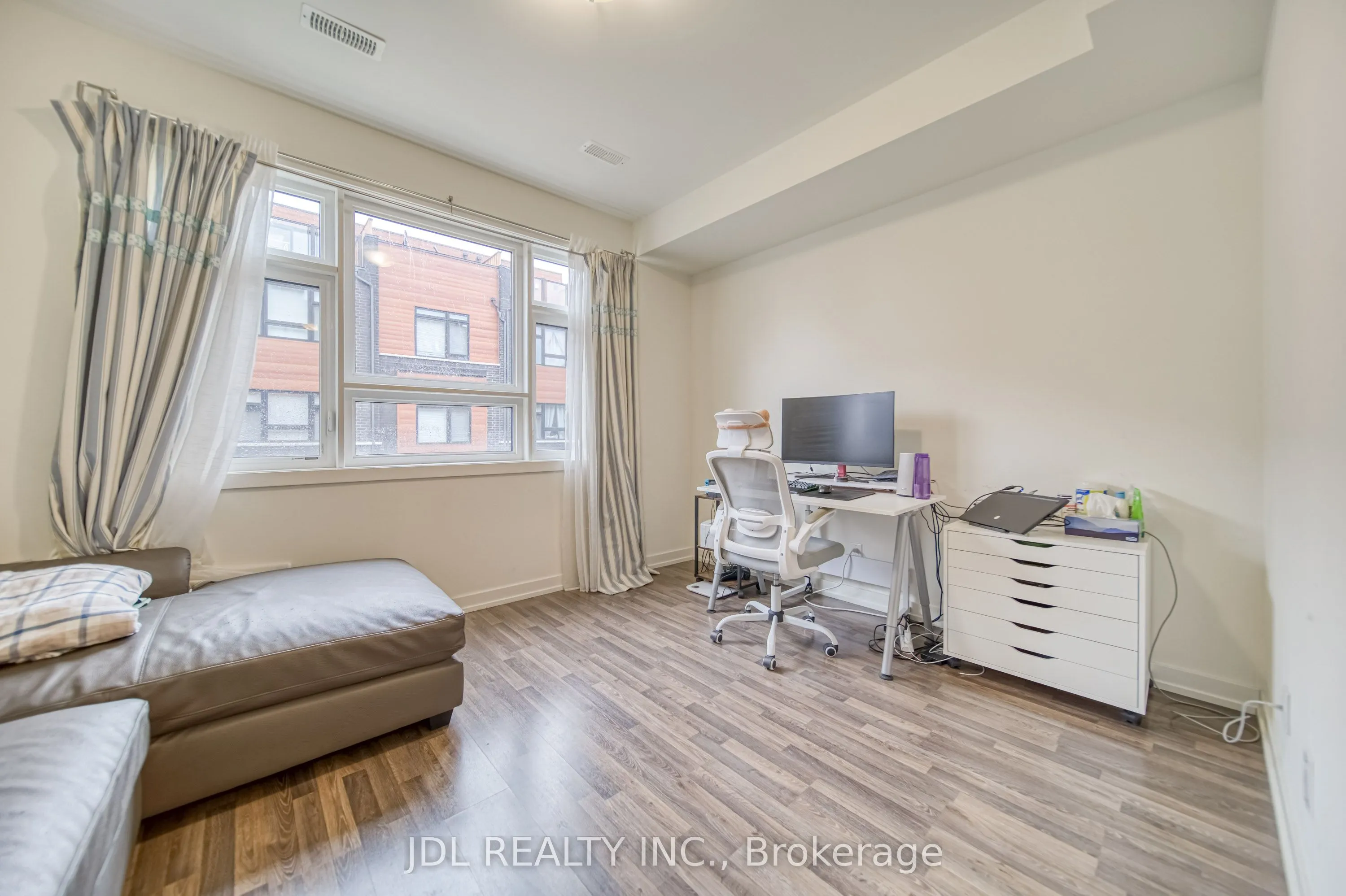 370 D Red Maple Road, #118