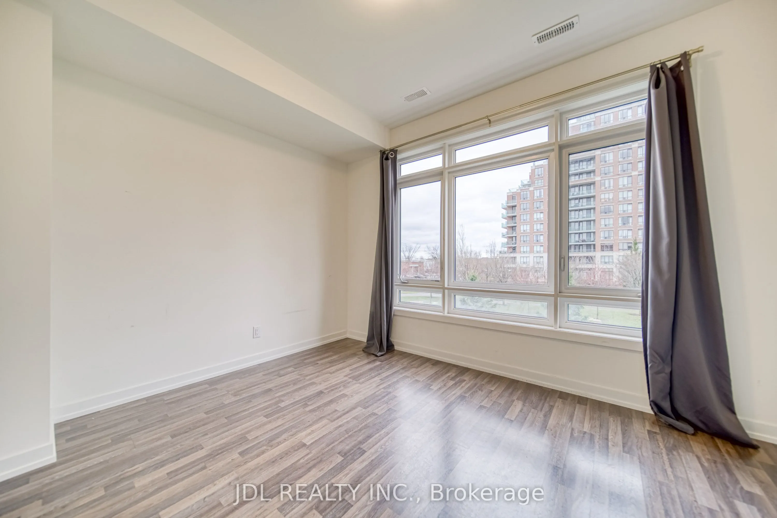 370 D Red Maple Road, #118