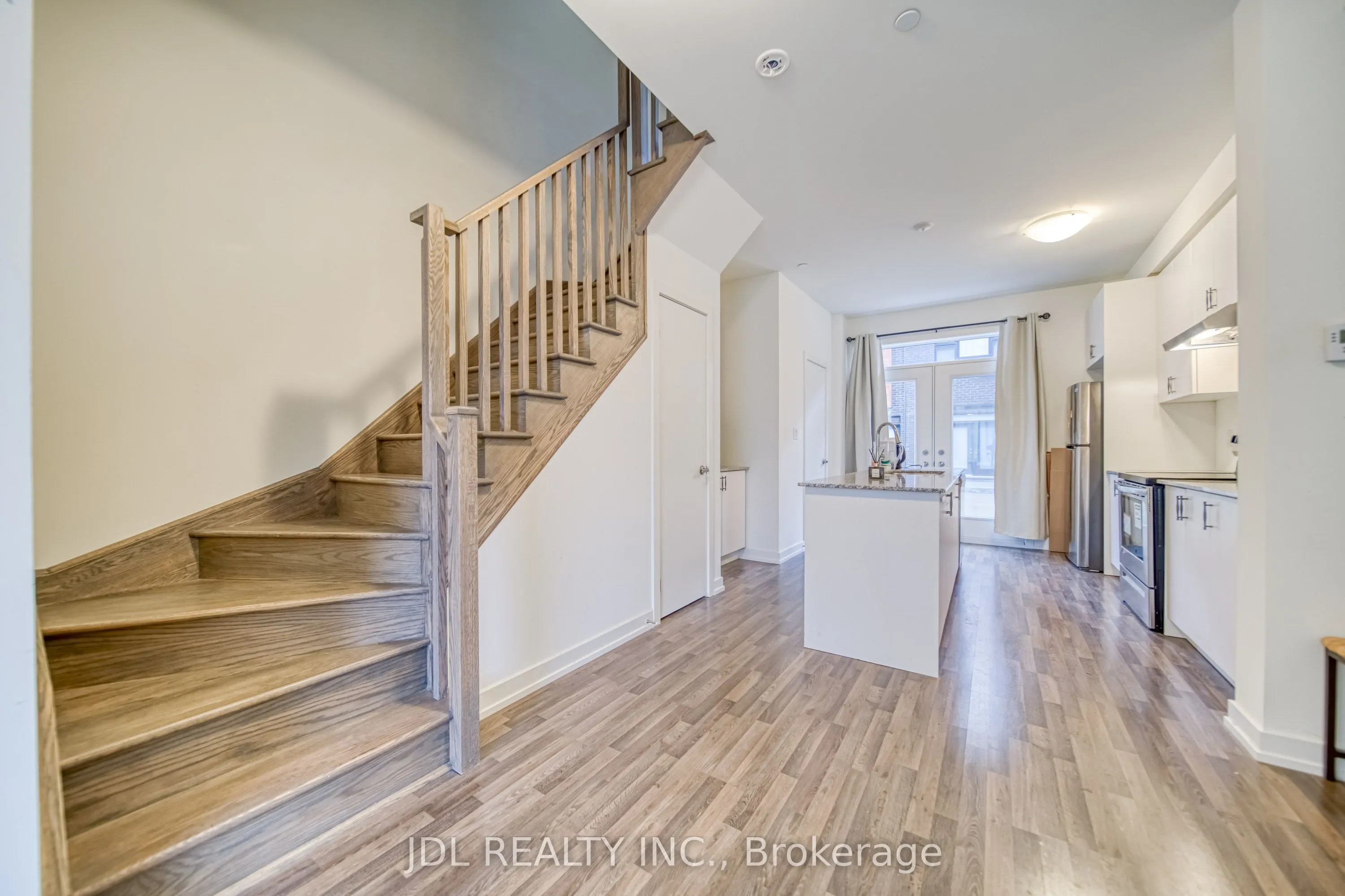 370 D Red Maple Road, #118