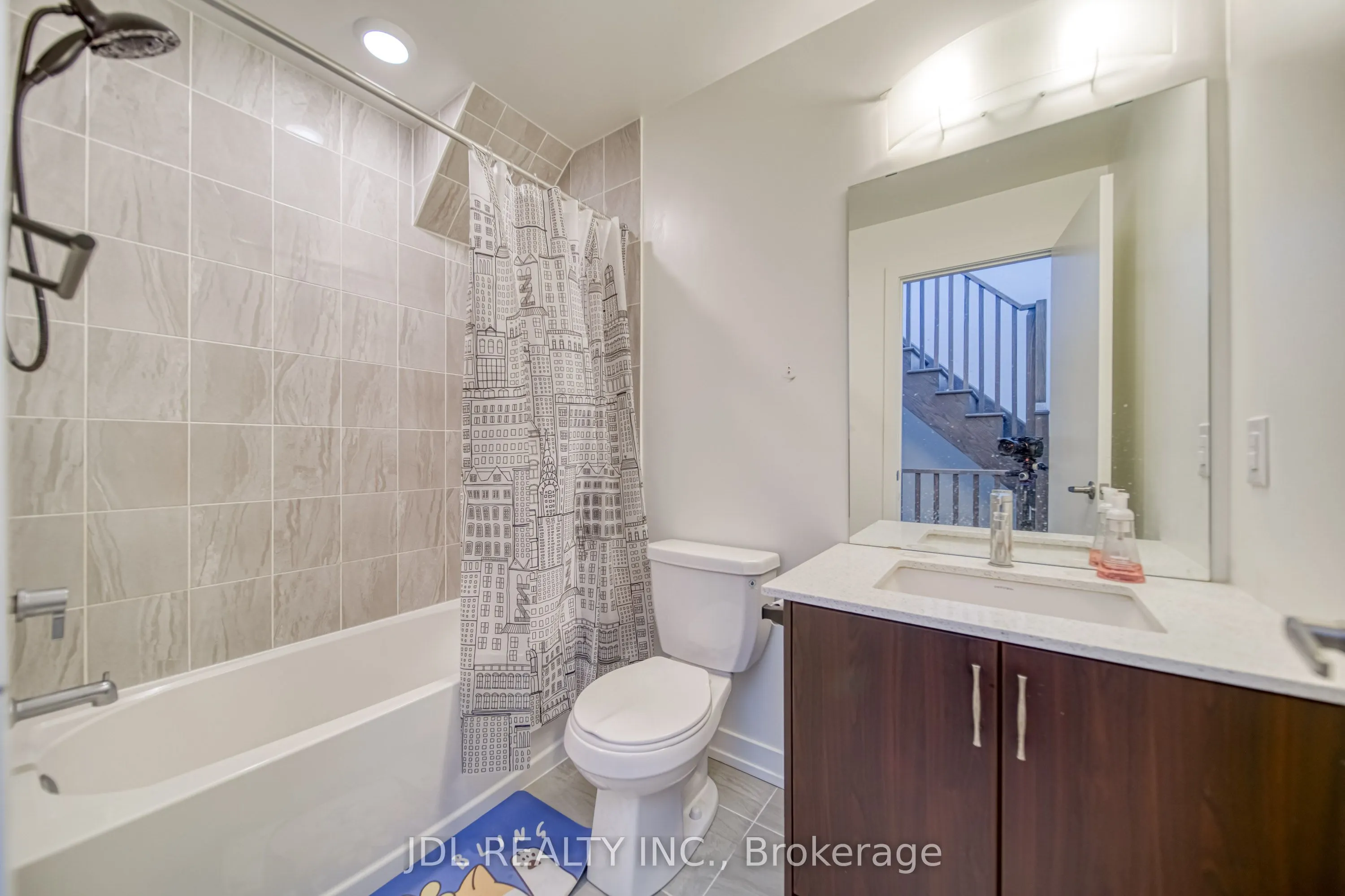 370 D Red Maple Road, #118