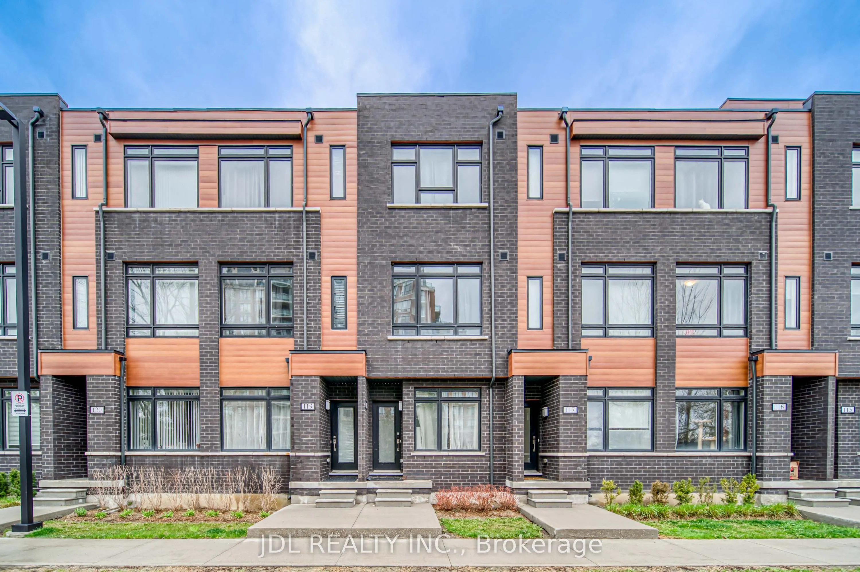 370 D Red Maple Road, #118