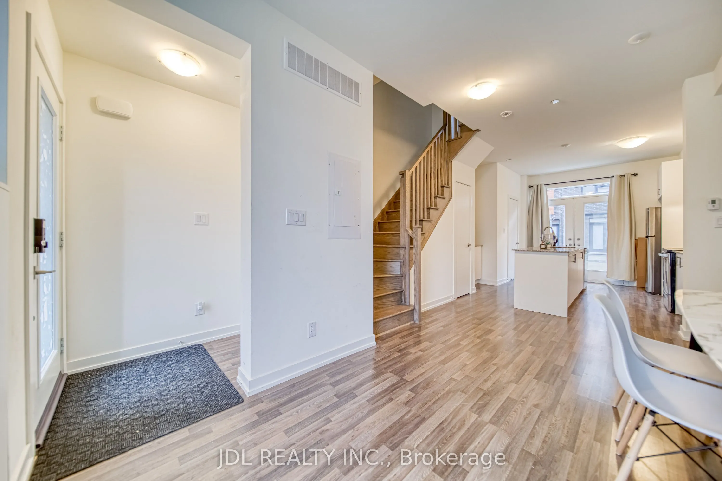 370 D Red Maple Road, #118