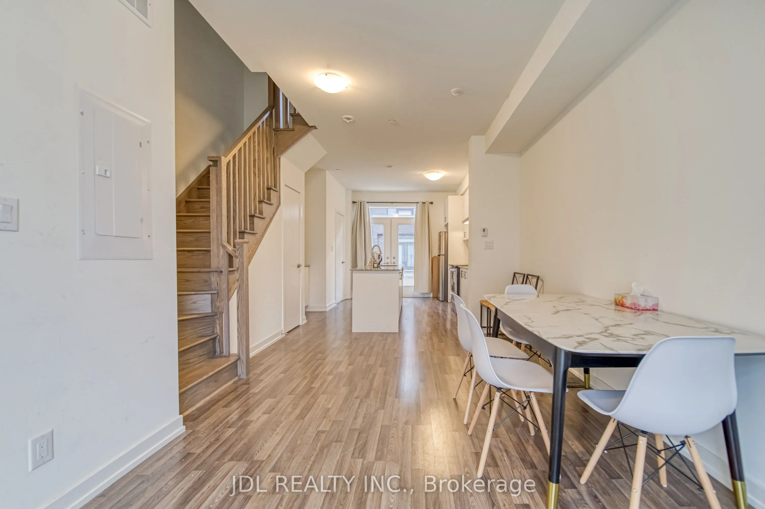 370 D Red Maple Road, #118