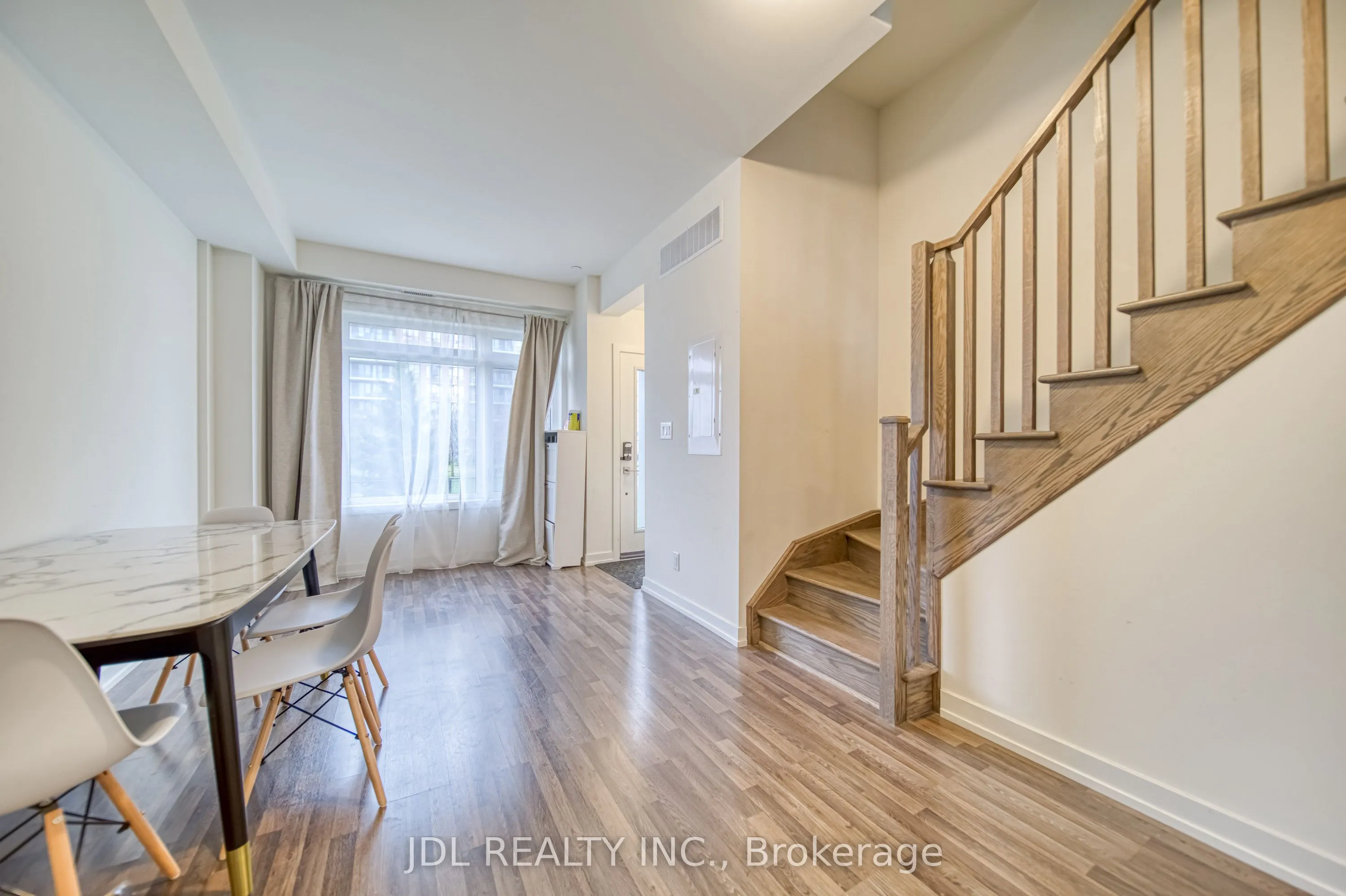 370 D Red Maple Road, #118