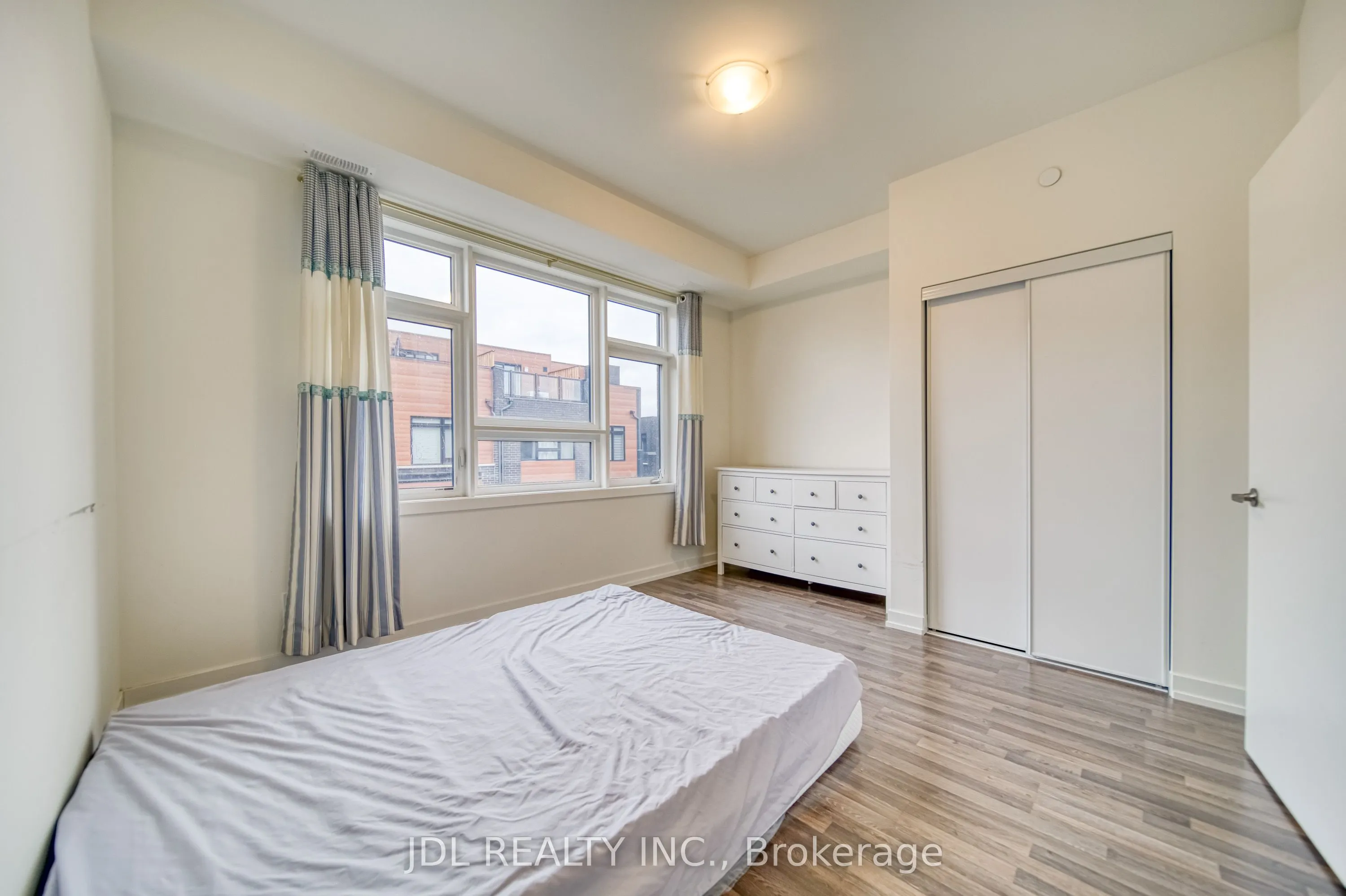 370 D Red Maple Road, #118