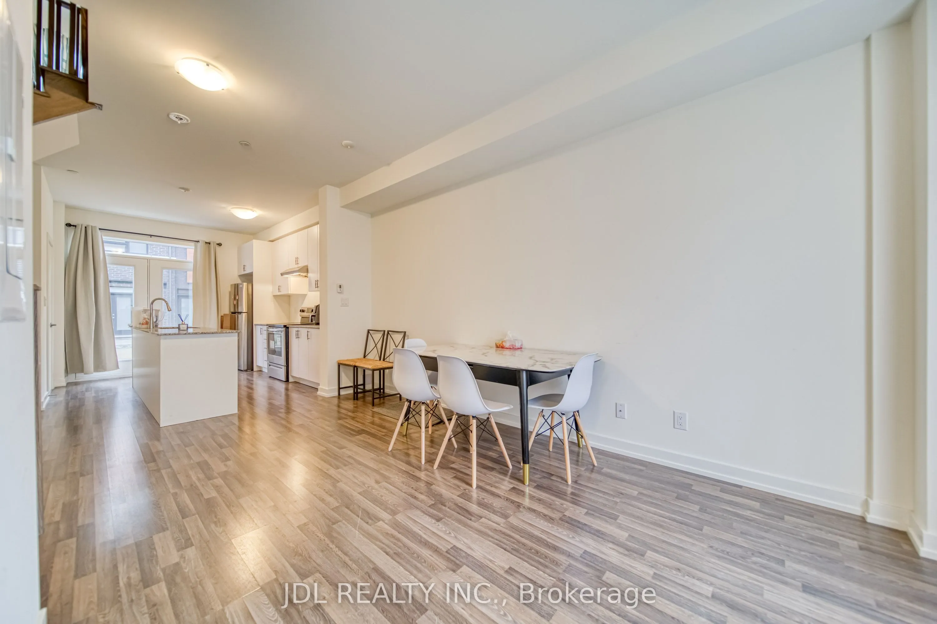 370 D Red Maple Road, #118