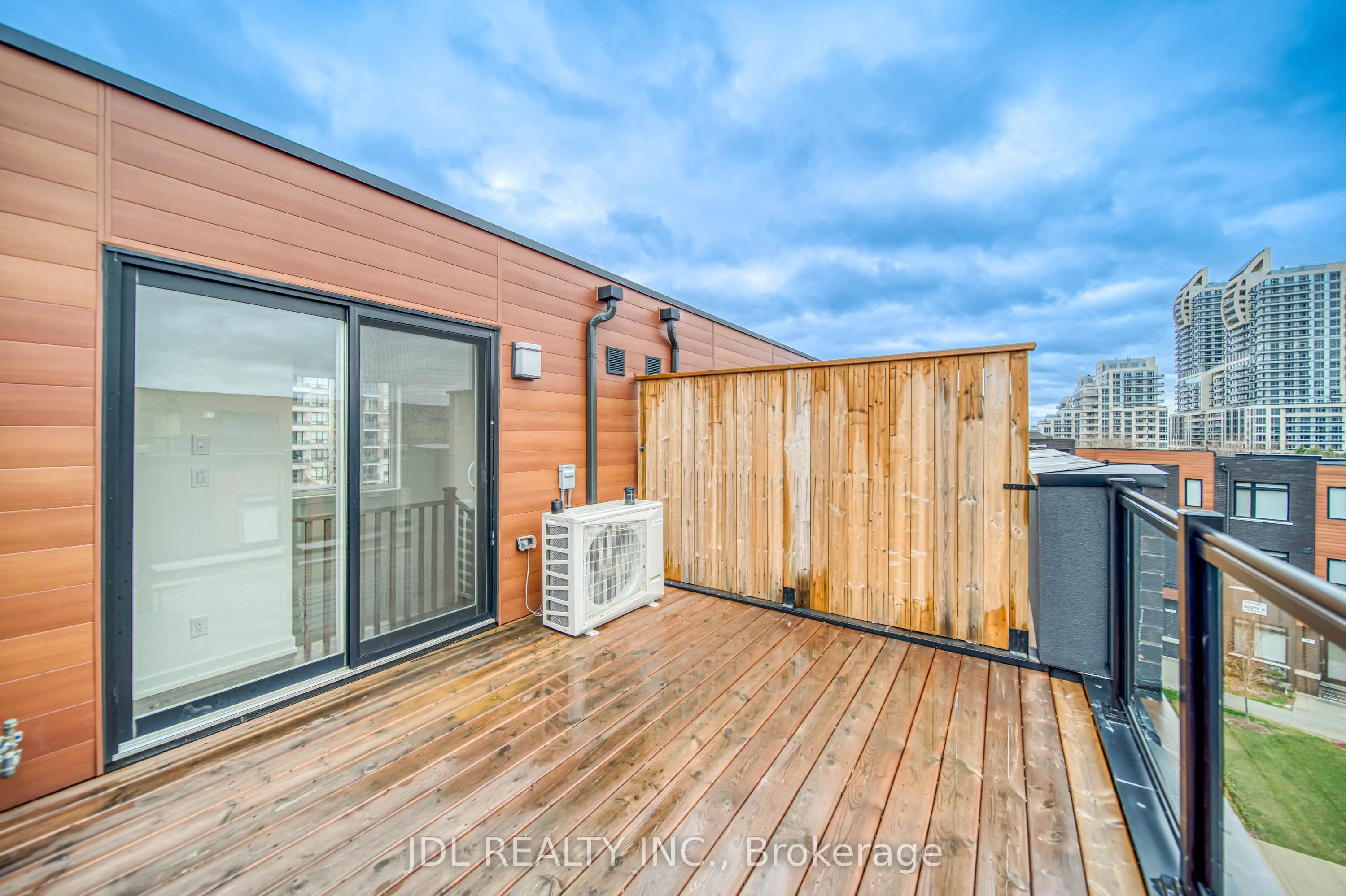 370 D Red Maple Road, #118