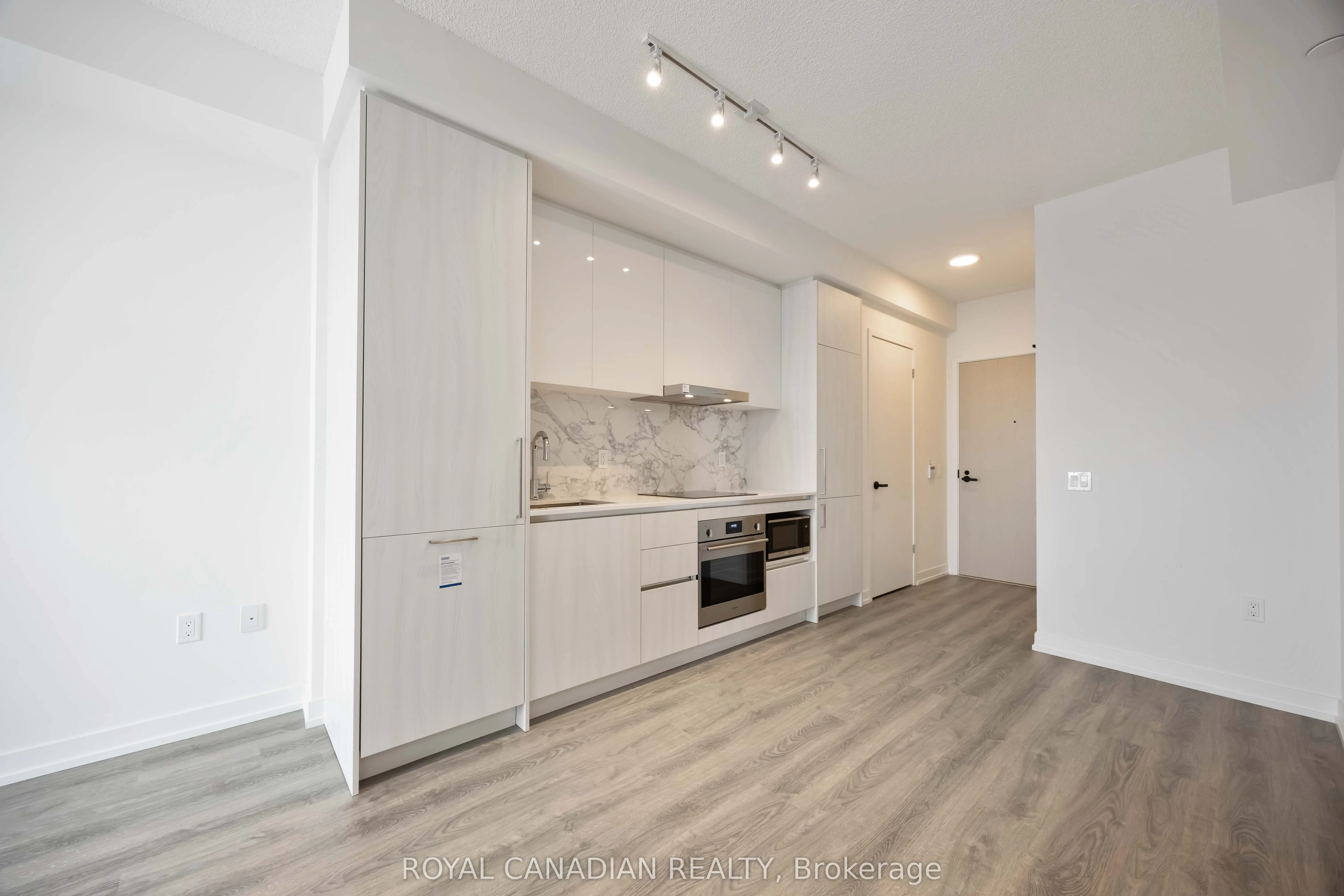 195 Commerce Street, #5007