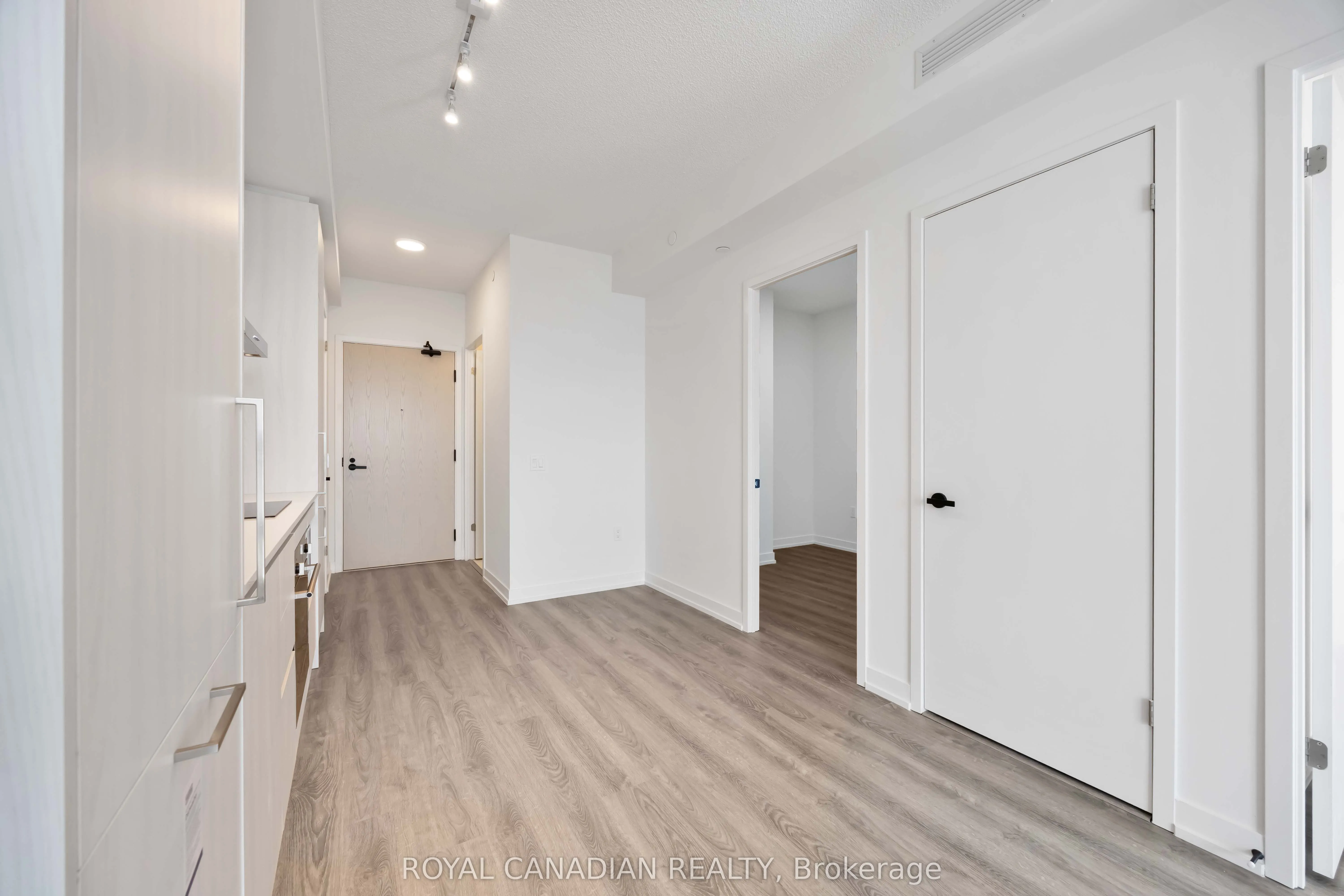195 Commerce Street, #5007