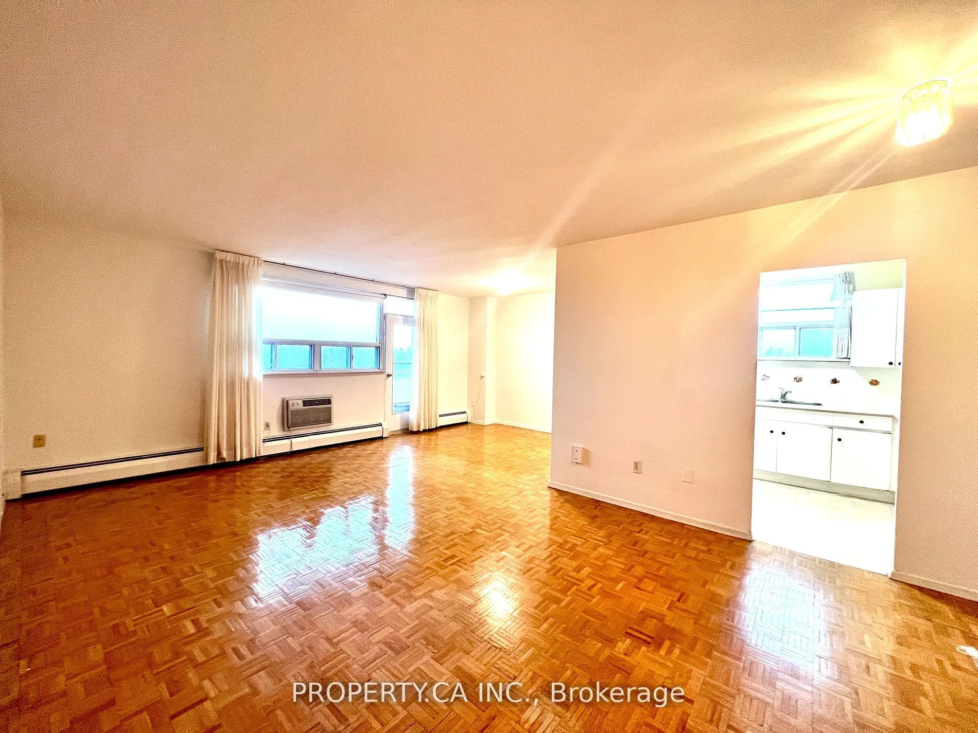 67 Richmond Street, #608