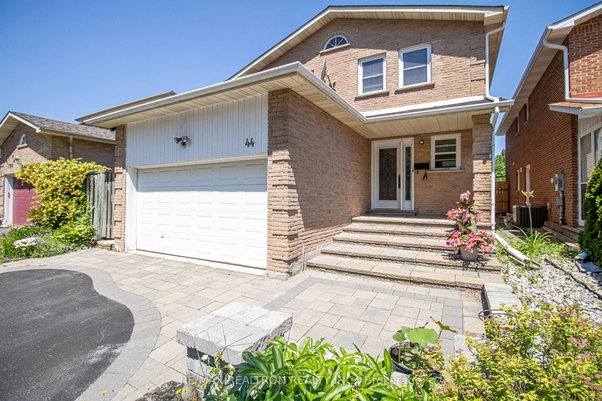44 Graham Crescent
