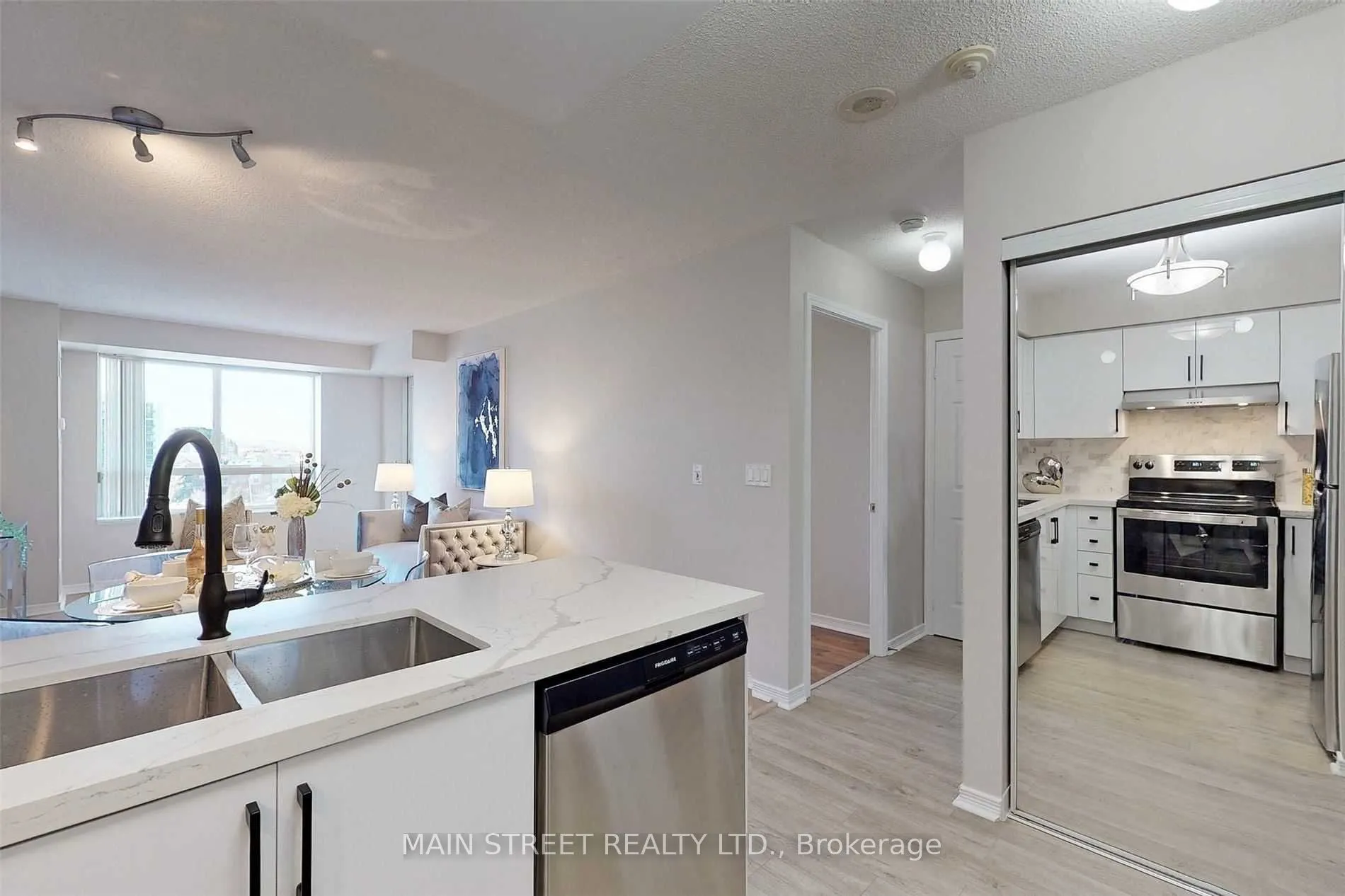 23 Oneida Crescent, #712