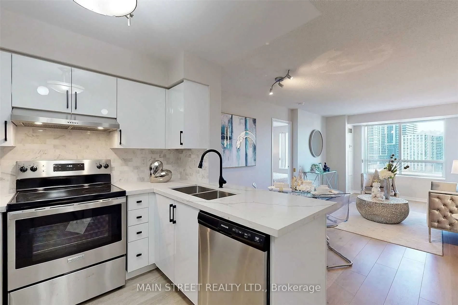23 Oneida Crescent, #712