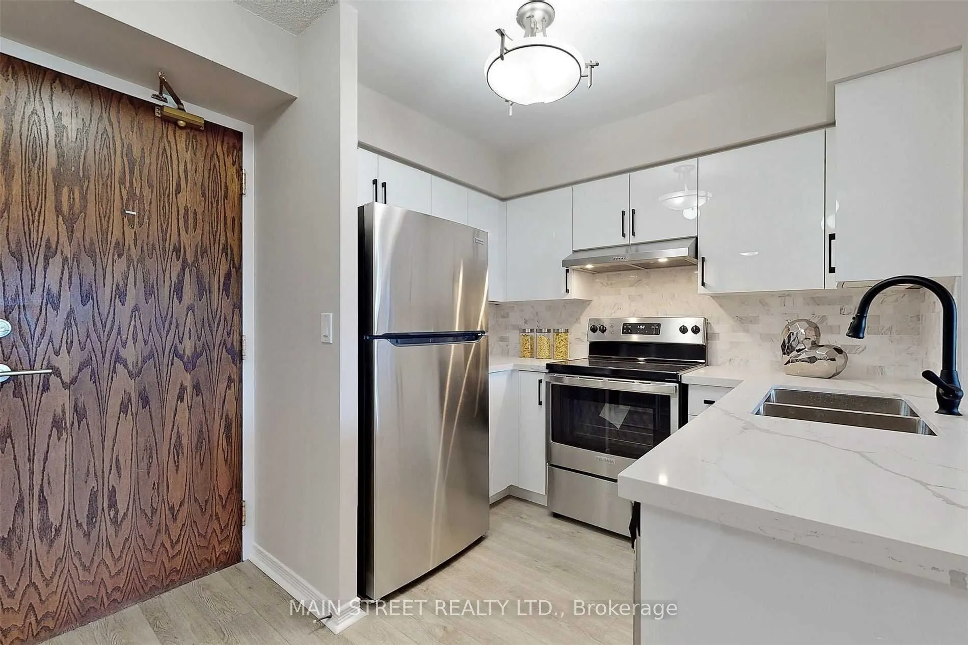 23 Oneida Crescent, #712