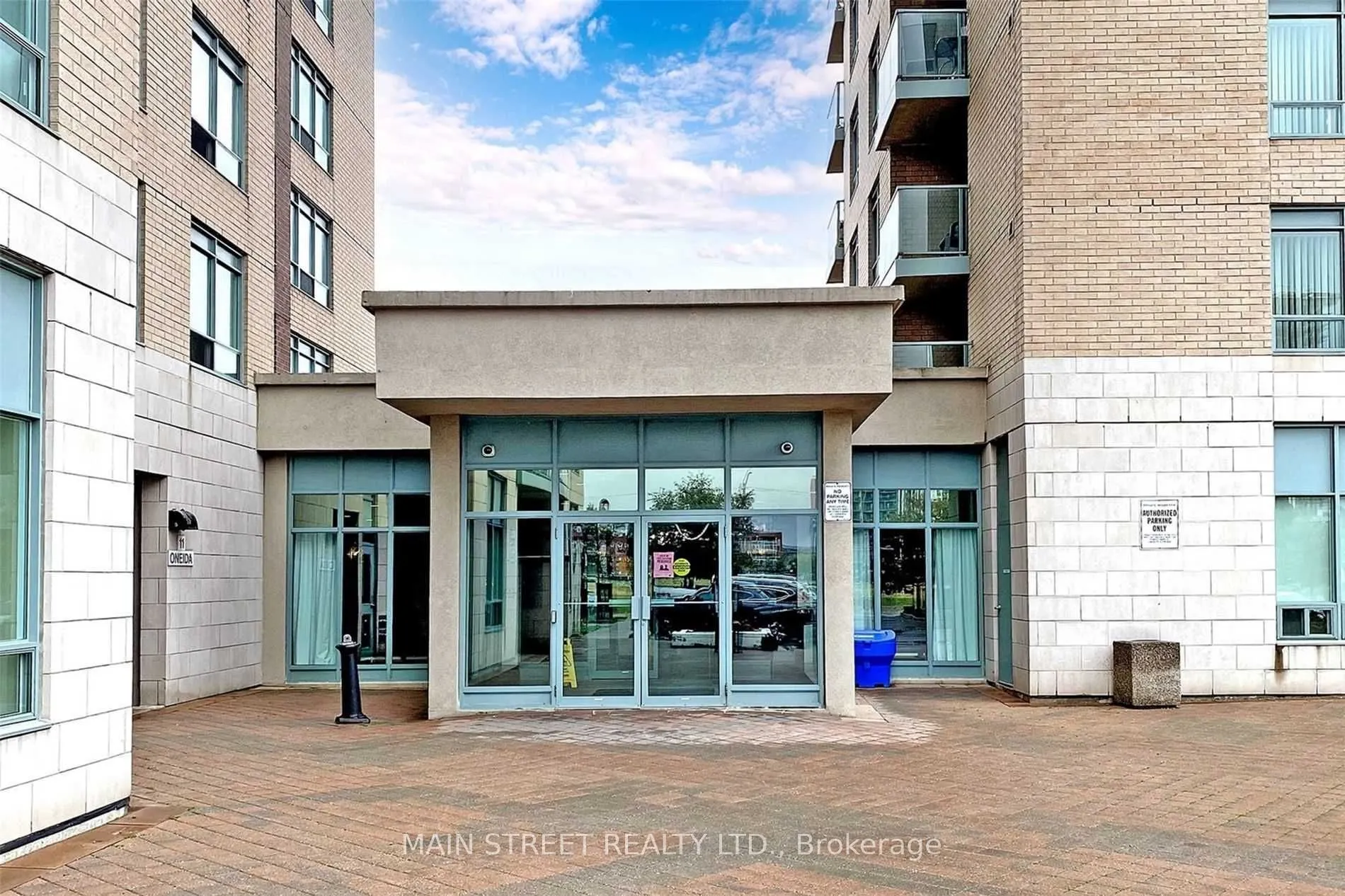 23 Oneida Crescent, #712