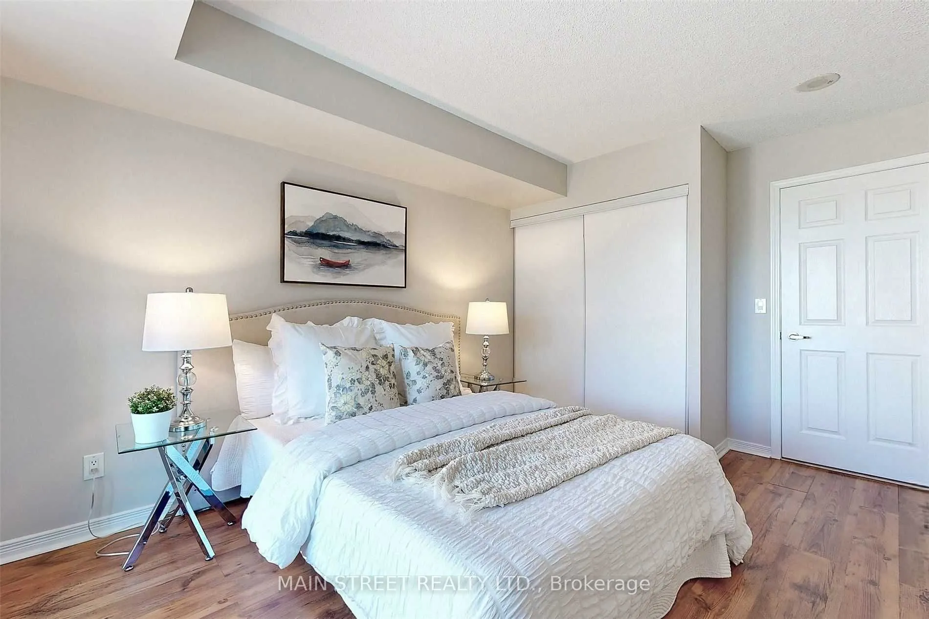 23 Oneida Crescent, #712