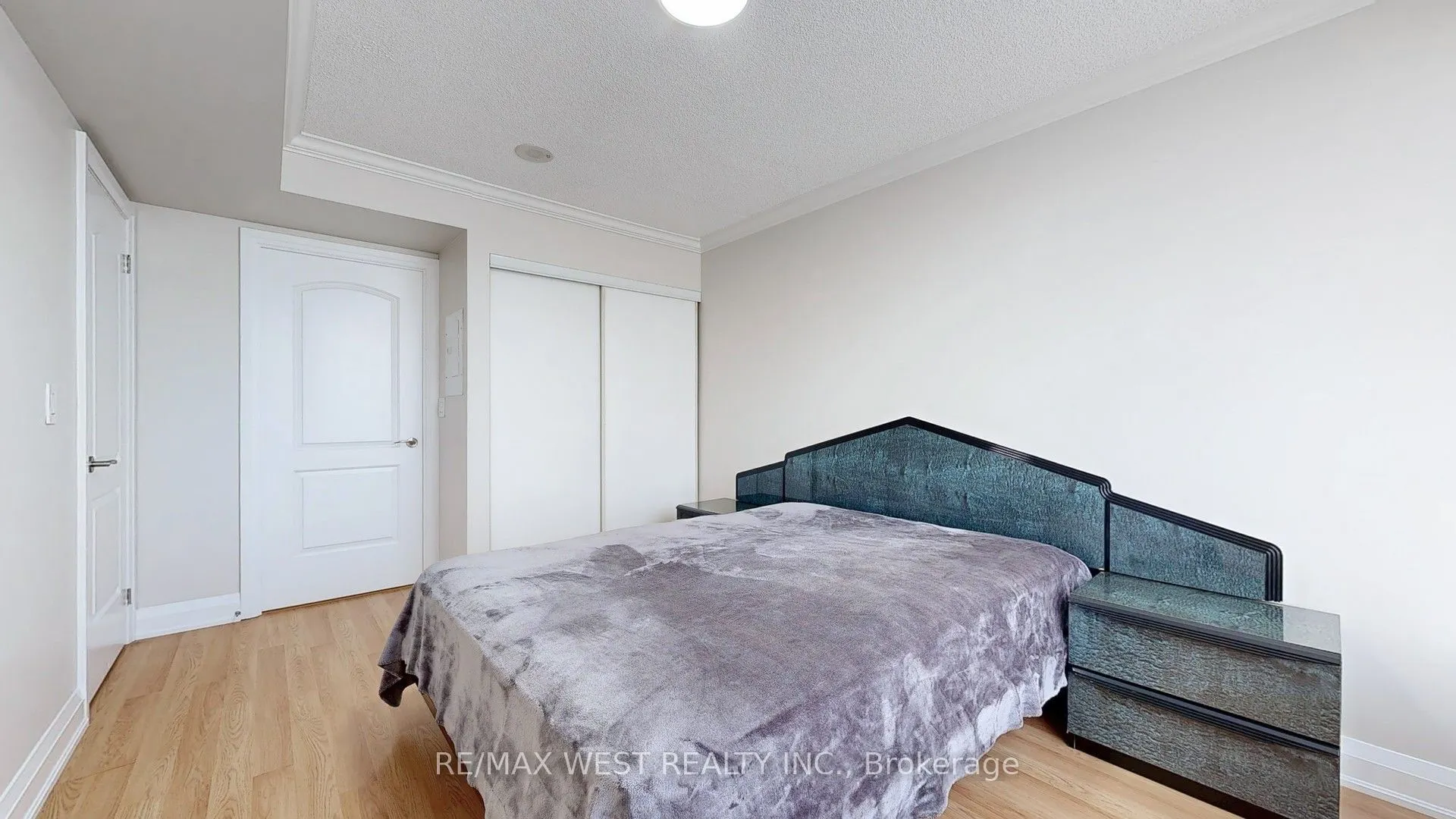 30 North Park Road, #302