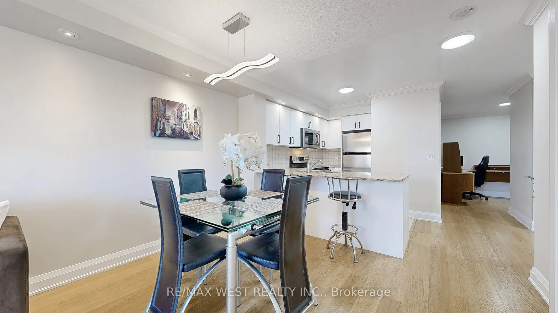 30 North Park Road, #302