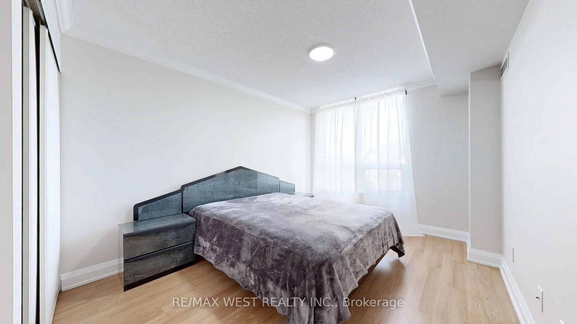 30 North Park Road, #302