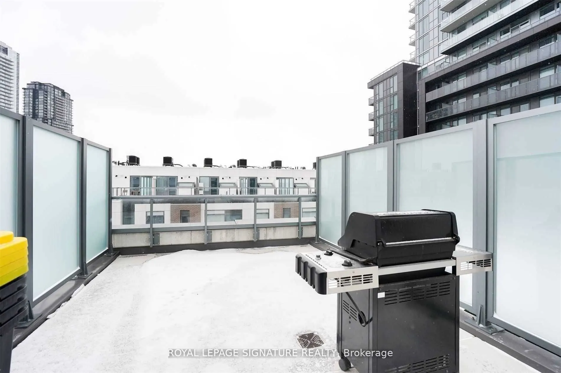 1010 Portage Parkway, #Th12