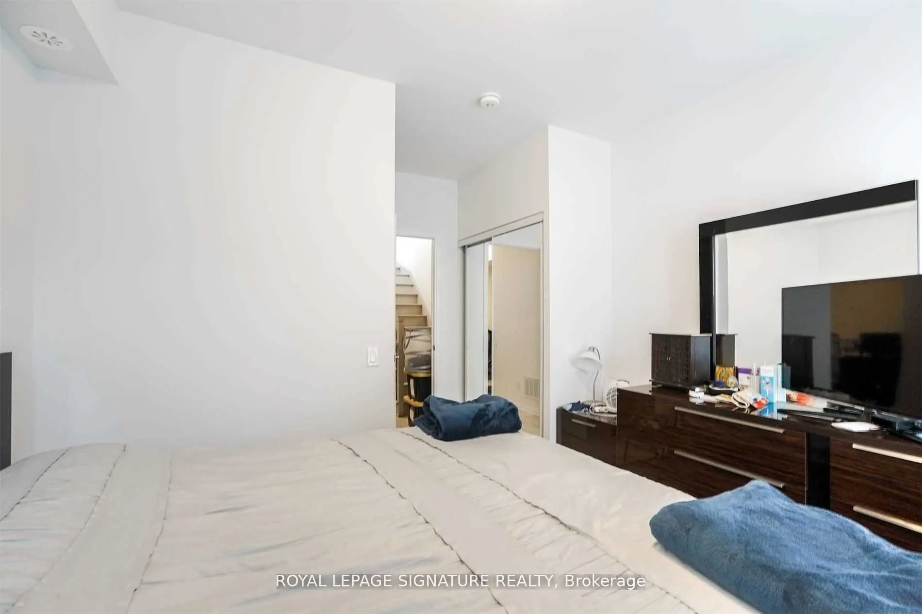 1010 Portage Parkway, #Th12