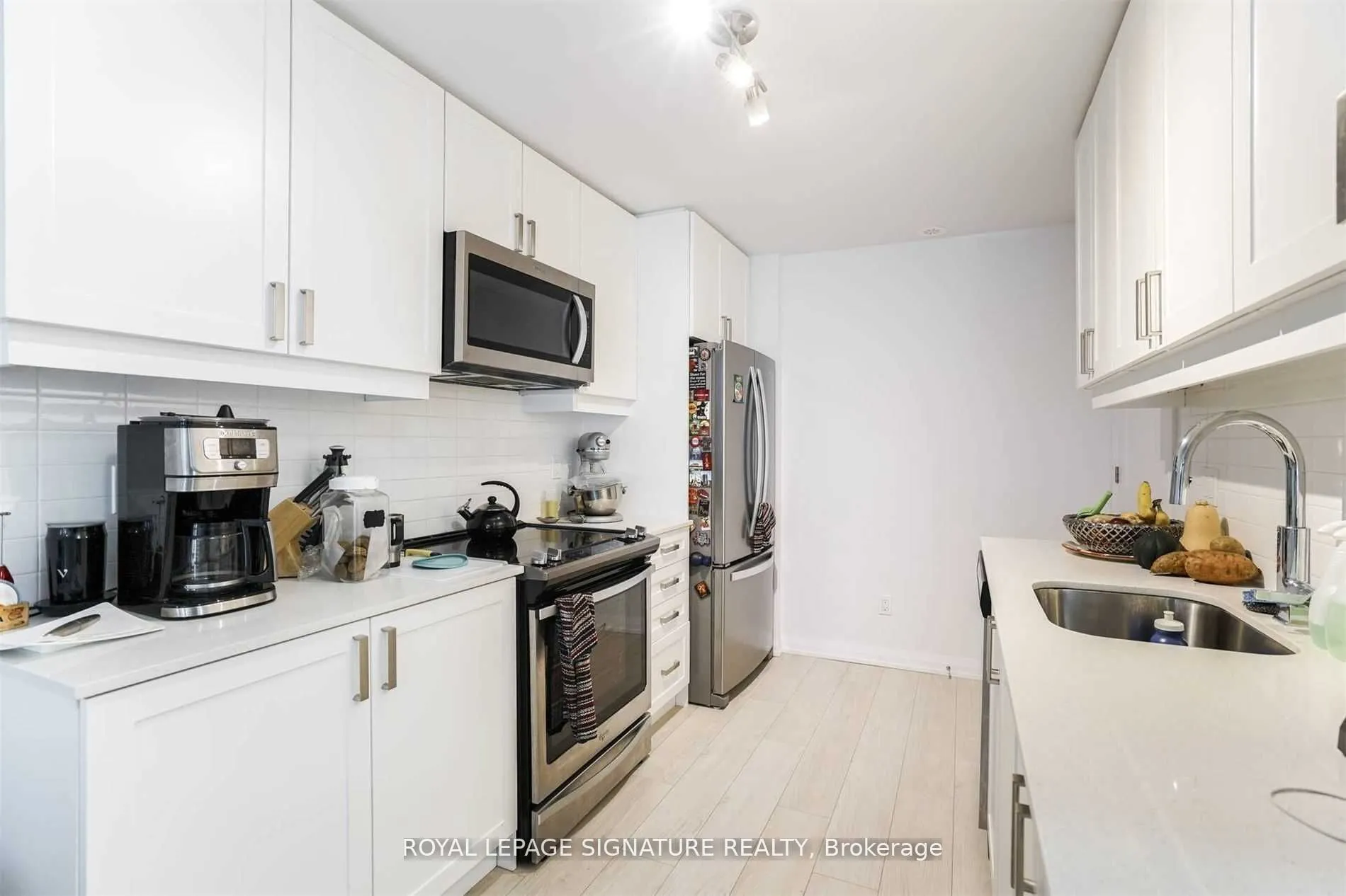 1010 Portage Parkway, #Th12
