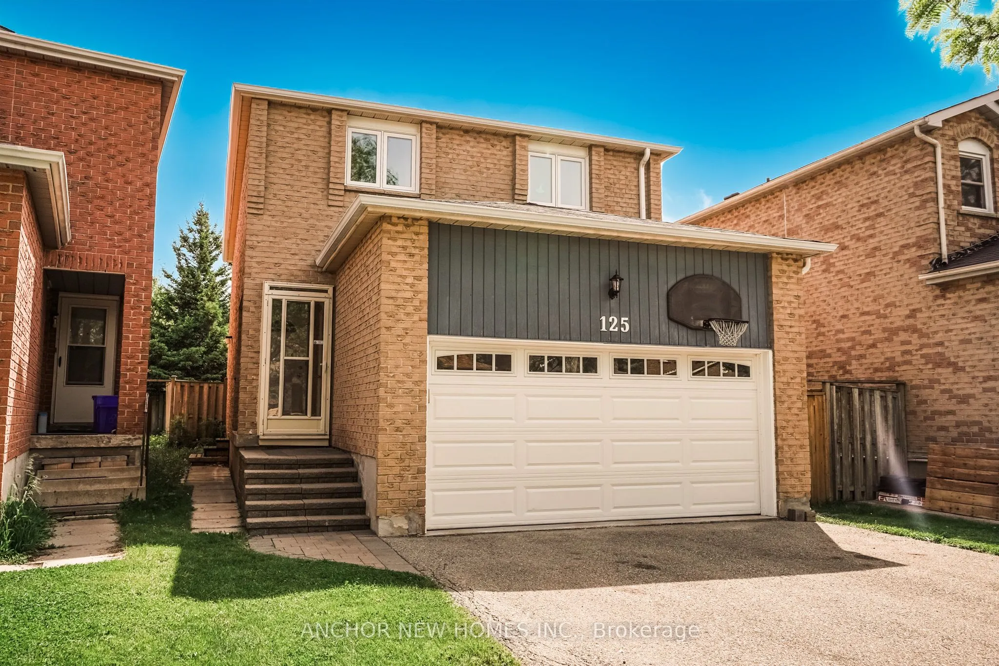 125 Laguna Crescent